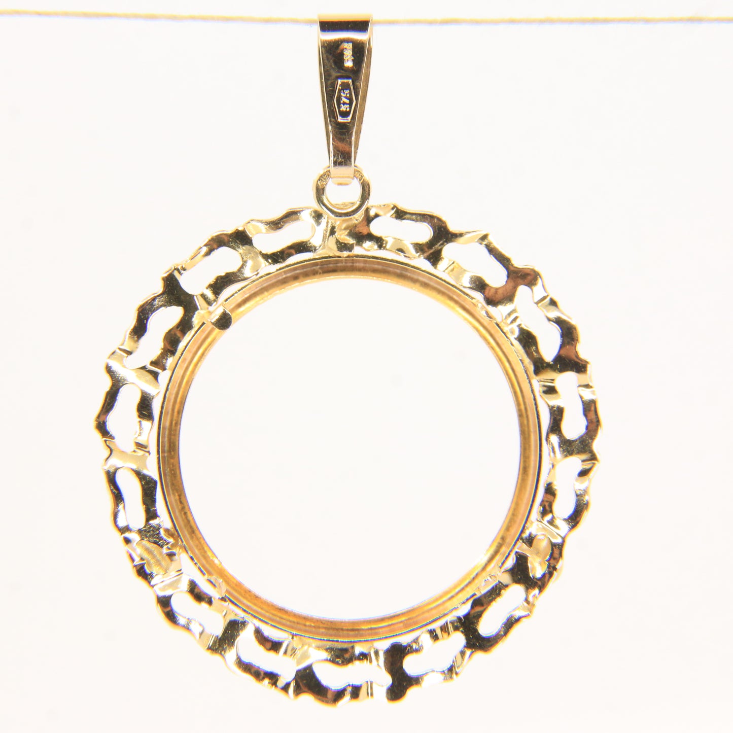 Vintage 9ct Gold Hallmarked Full Sovereign Coin Holder Pendant