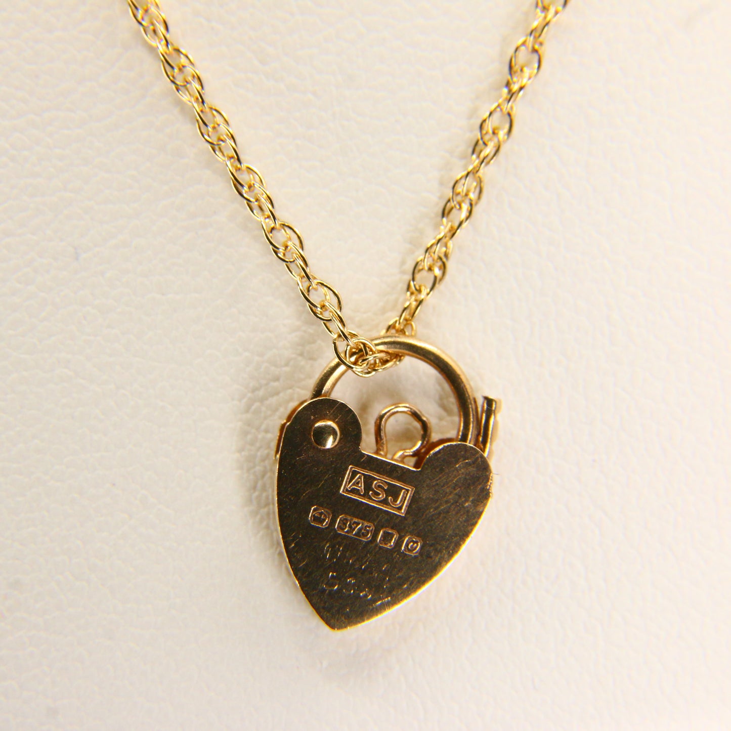 Vintage 9ct Gold 18 inch Heart Lock Singapore Chain Necklace Yellow Gold Boxed