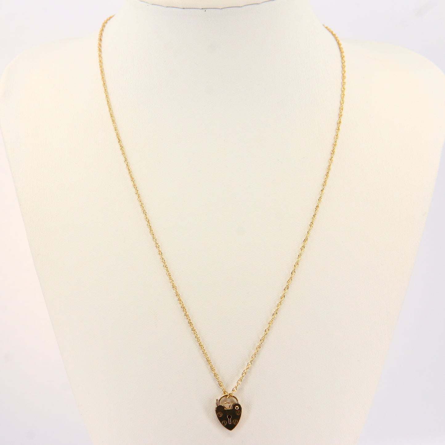 Vintage 9ct Gold 18 inch Heart Lock Singapore Chain Necklace Yellow Gold Boxed