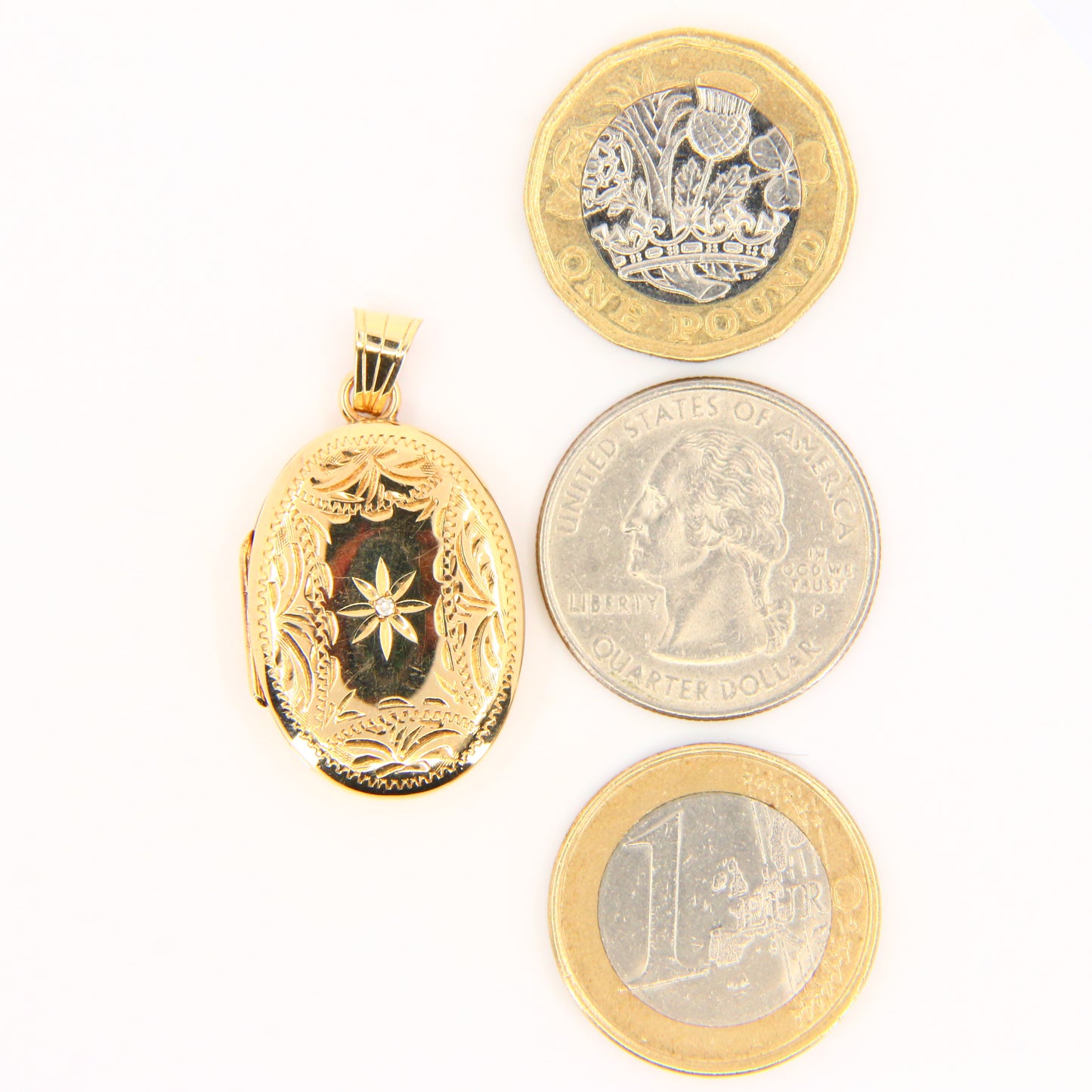 Vintage 9ct Gold & Diamond Photo Detailed Locket Pendant Hallmarked Yellow Gold