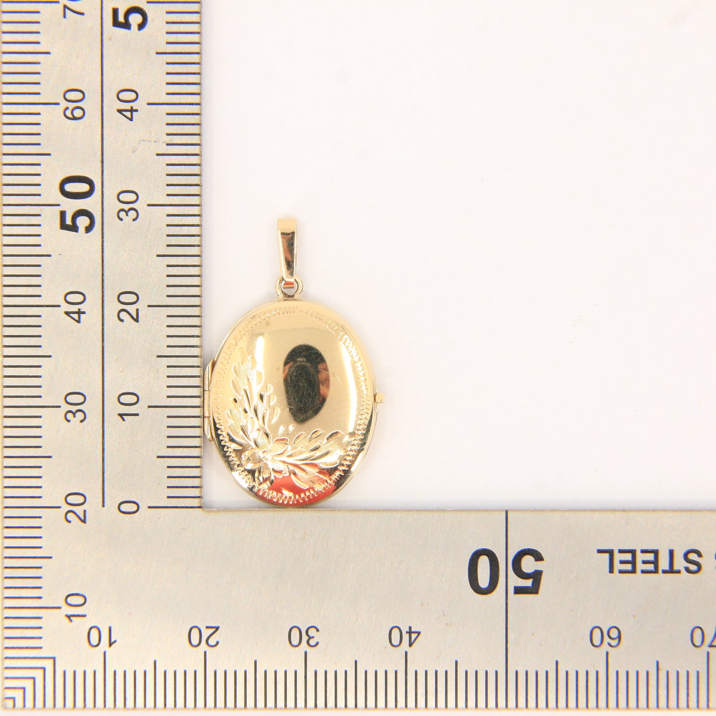Vintage 9ct Gold Floral Oval Locket Pendant Necklace 18" Singapore Chain Boxed