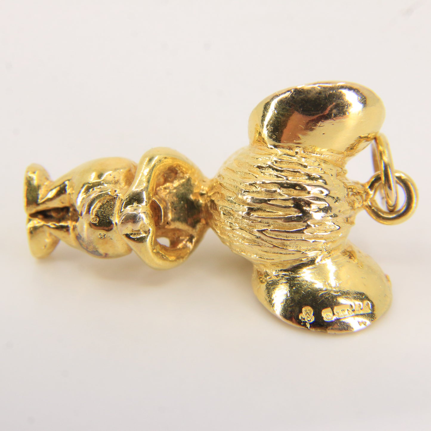 Vintage 9ct Yellow Gold Jerry Pendant Charm Hallmarked Cartoon Character Tom & Jerry