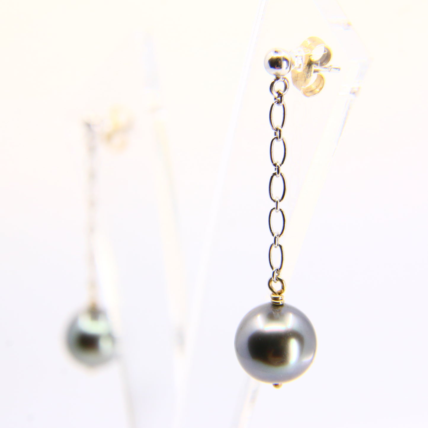 Vintage 18K Black Pearl Drop Earrings Dangle White Gold & Yellow Gold Clips