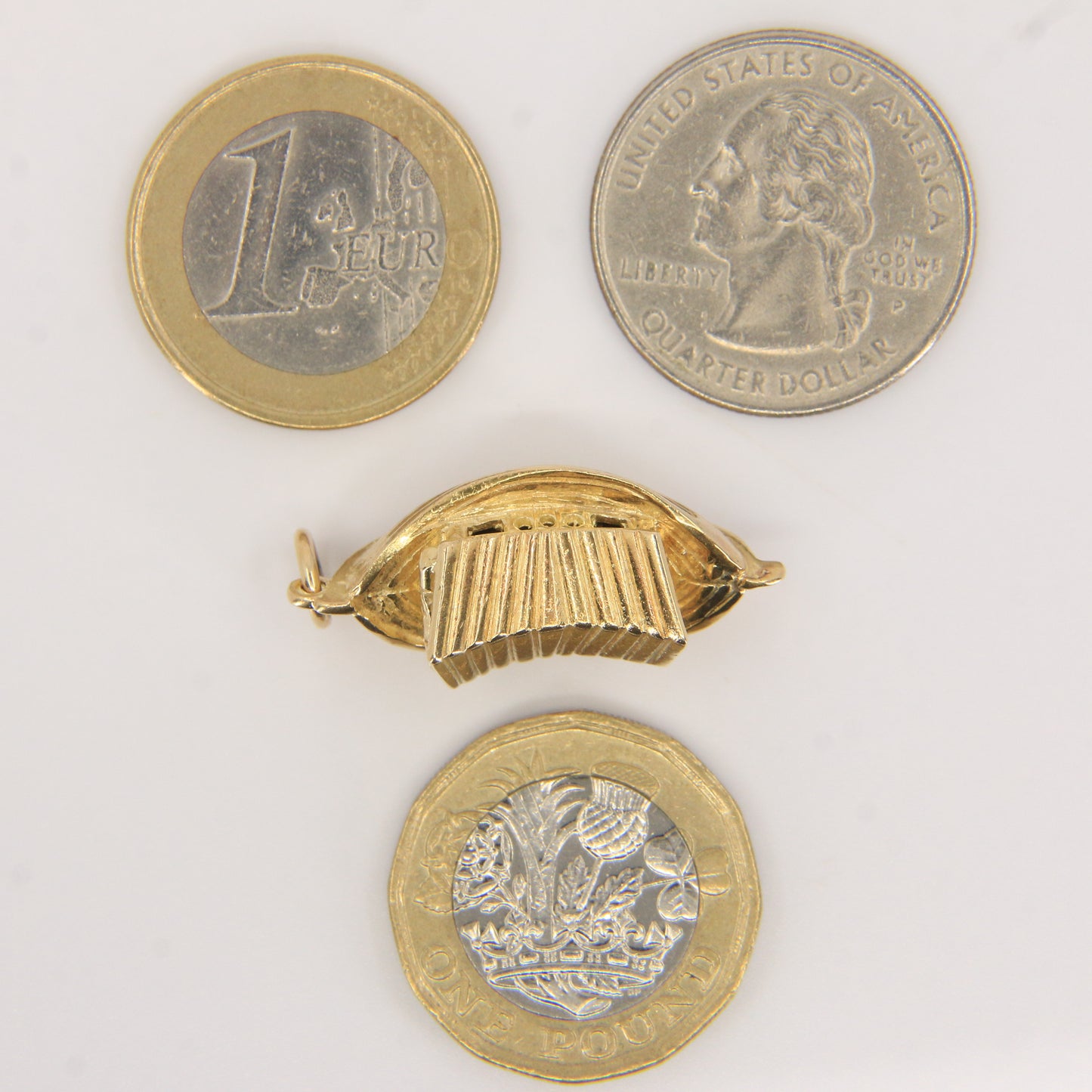 Vintage 9ct Hallmarked Noahs Ark Opening Boat Pendant Charm