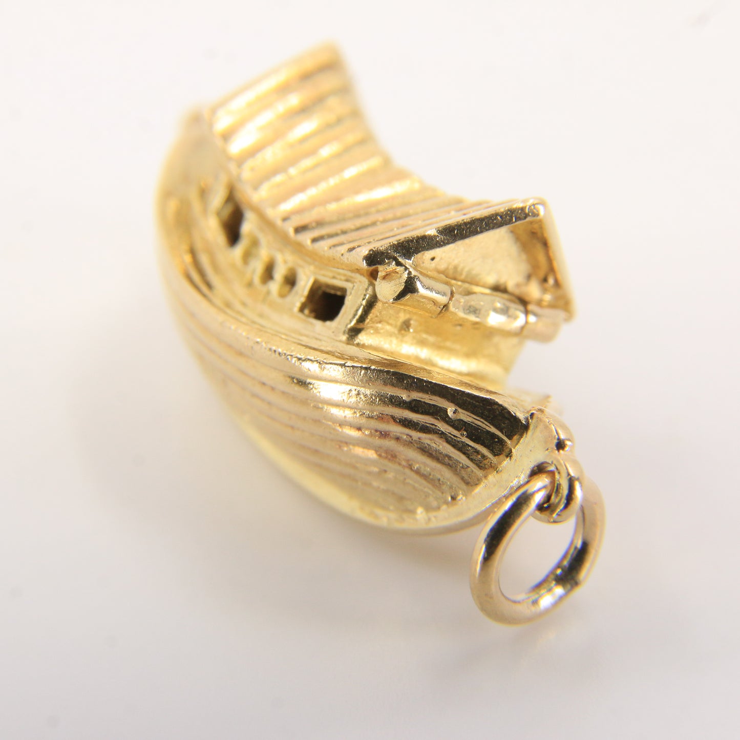 Vintage 9ct Hallmarked Noahs Ark Opening Boat Pendant Charm