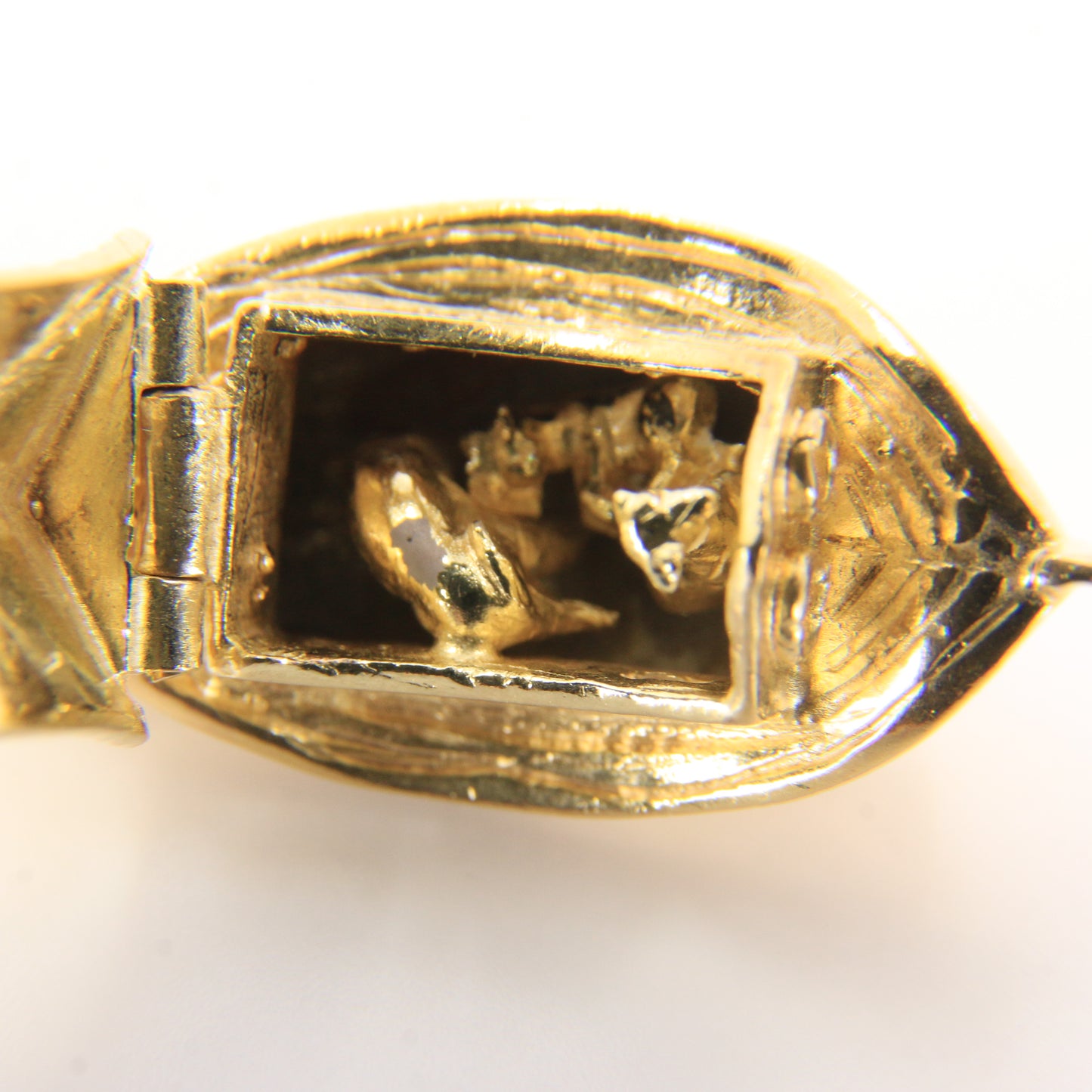 Vintage 9ct Hallmarked Noahs Ark Opening Boat Pendant Charm