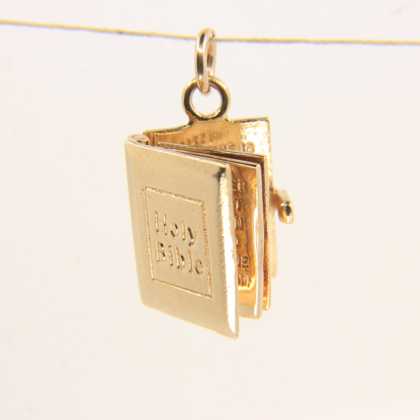 Vintage 9ct Solid Gold Opening Bible Charm Pendant with Pages