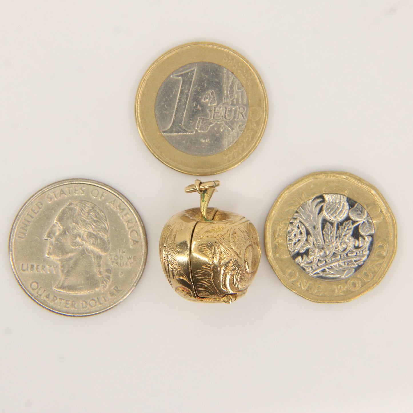 Vintage 9ct Gold Hallmarked Adam and Eve Opening Apple Pendant Charm