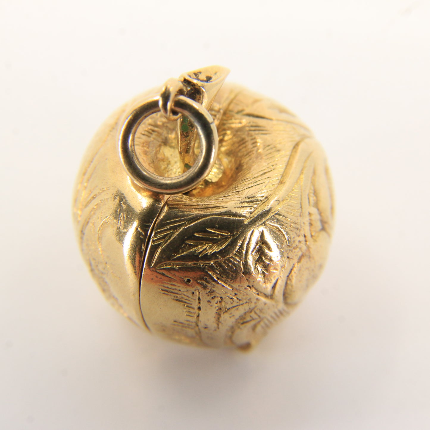 Vintage 9ct Gold Hallmarked Adam and Eve Opening Apple Pendant Charm