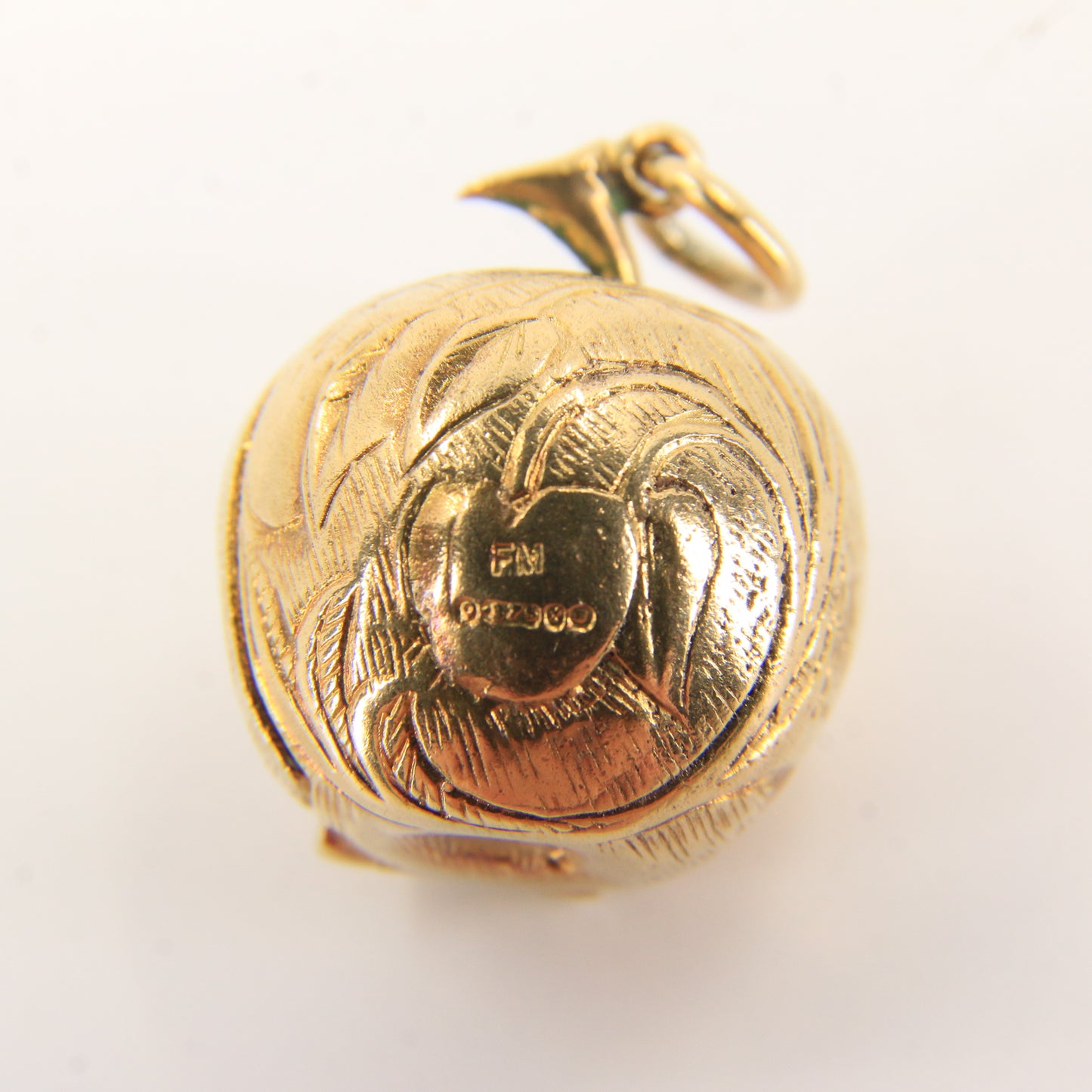 Vintage 9ct Gold Hallmarked Adam and Eve Opening Apple Pendant Charm