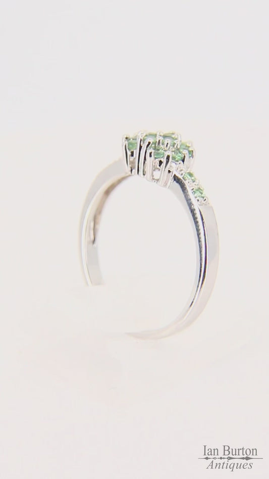 Vintage 9ct White Gold Heart Ring Green Gem Set Hallmarked Boxed UK Size N