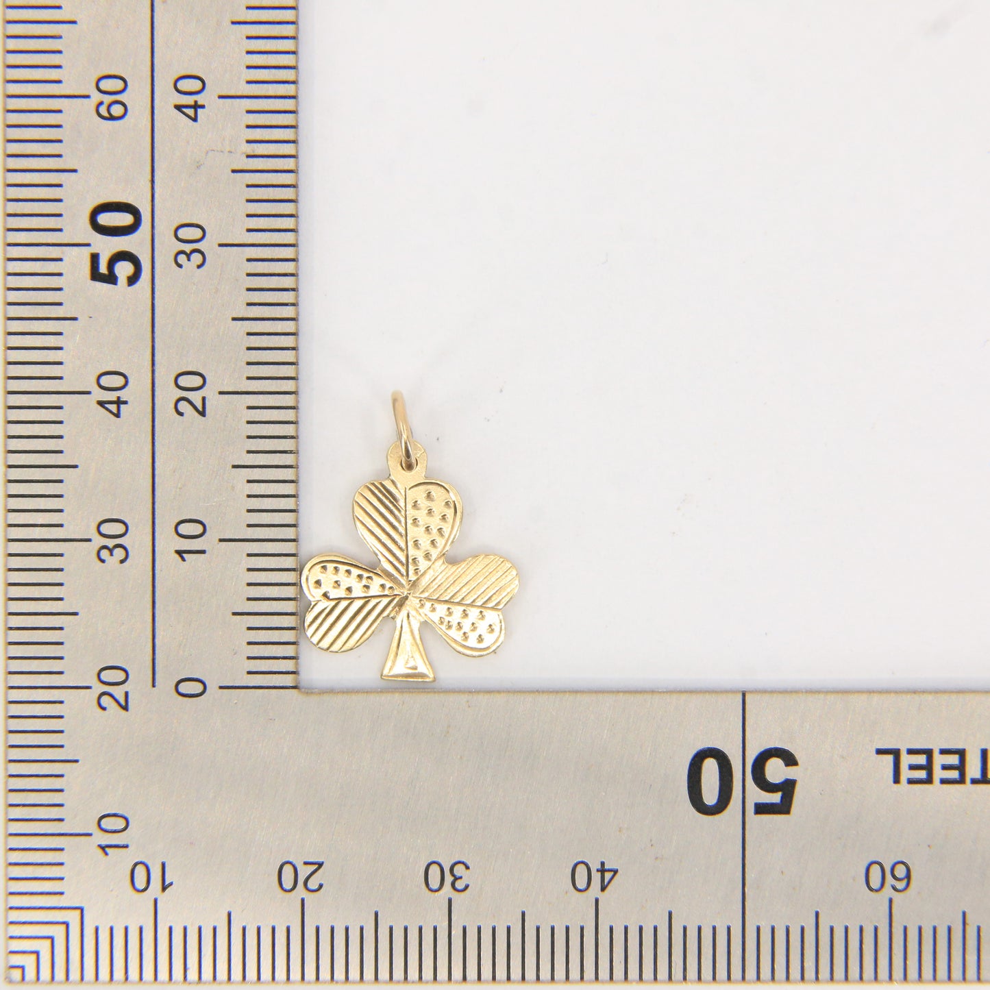 Vintage 9ct Hallmarked Yellow Gold Shamrock Clover Three-Leaf Luck Charm Pendant