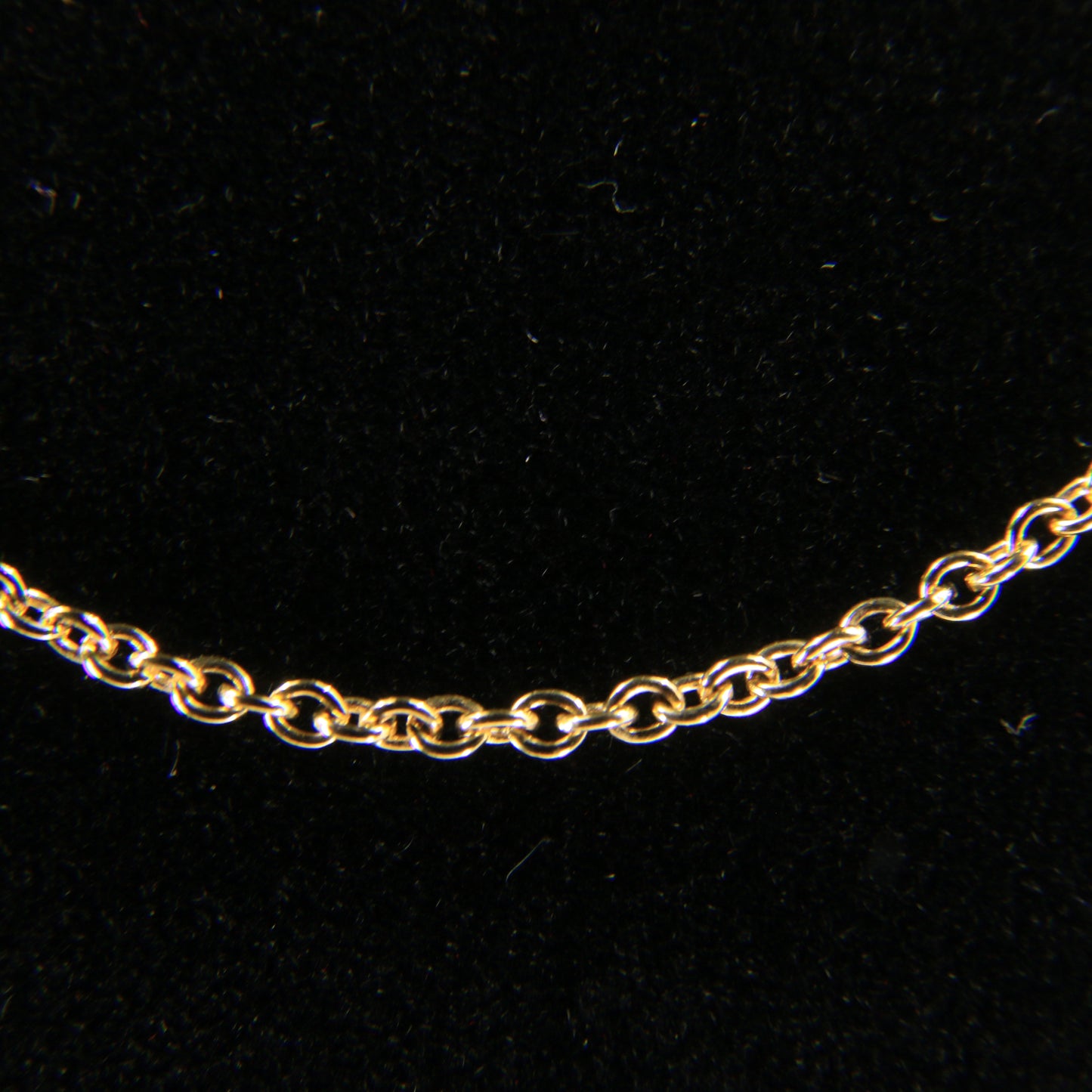 Vintage 18ct Hallmarked Gold Chain Necklace 16 Inch Fine 1mm Chain Boxed
