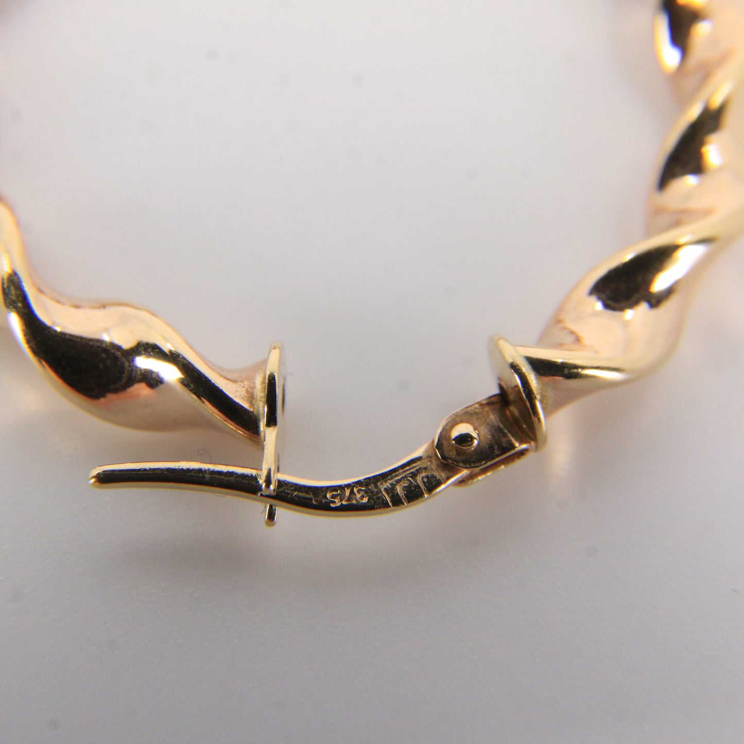 Vintage 9ct Gold Hallmarked Twist Hoop Creole Earrings Boxed