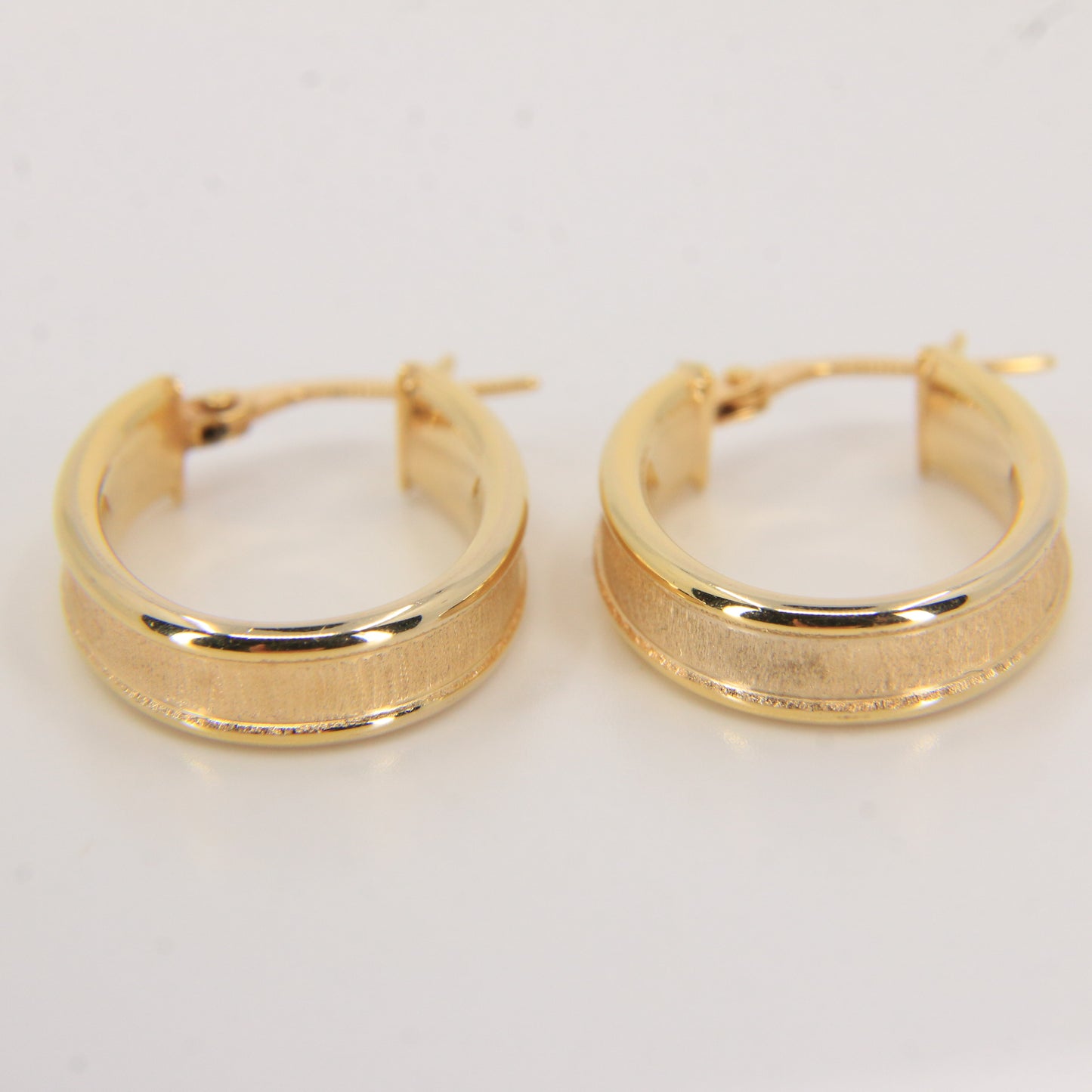 Vintage 9ct Gold Textured & Polished Hoop Earrings Yellow Gold Boxed