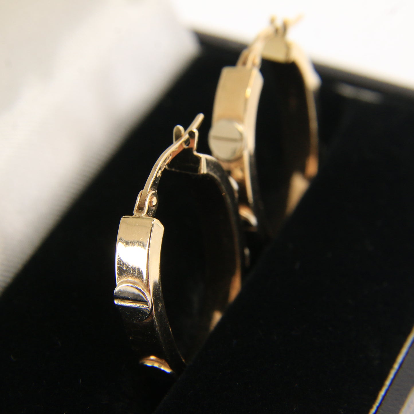 Vintage 9ct Hallmarked Yellow Gold Hoop Earrings Screw Style Design