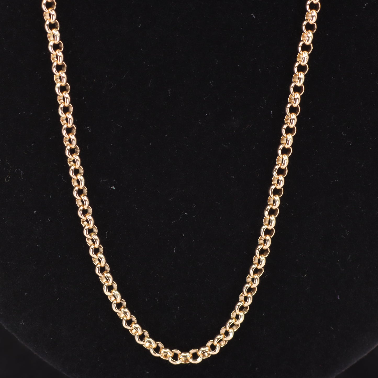Vintage 9ct Hallmarked Yellow Gold 22 Inch 2.5 mm Belcher Chain Necklace Boxed