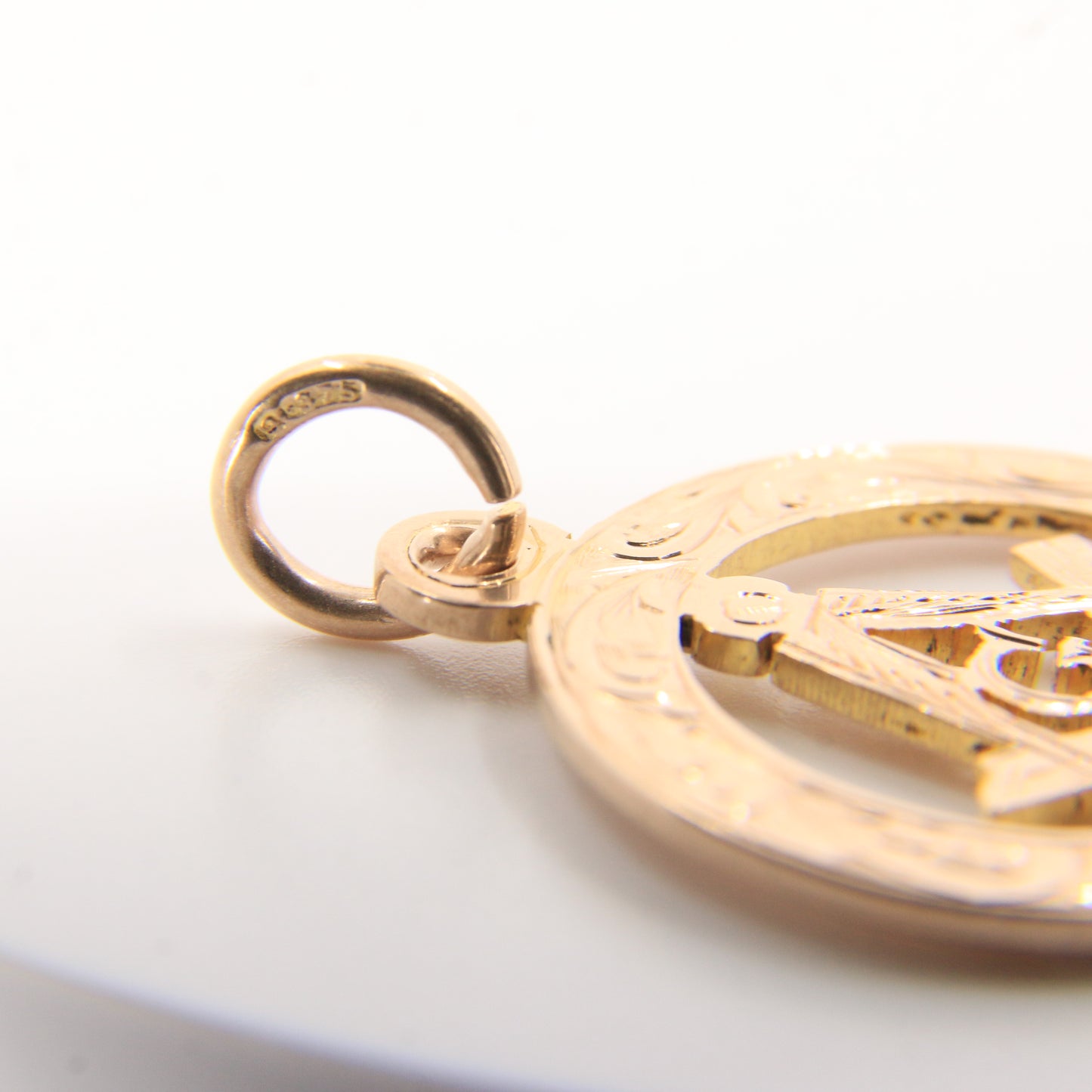 Vintage 9ct Hallmarked Gold Masonic Compass “G” Circle Pendant Fob