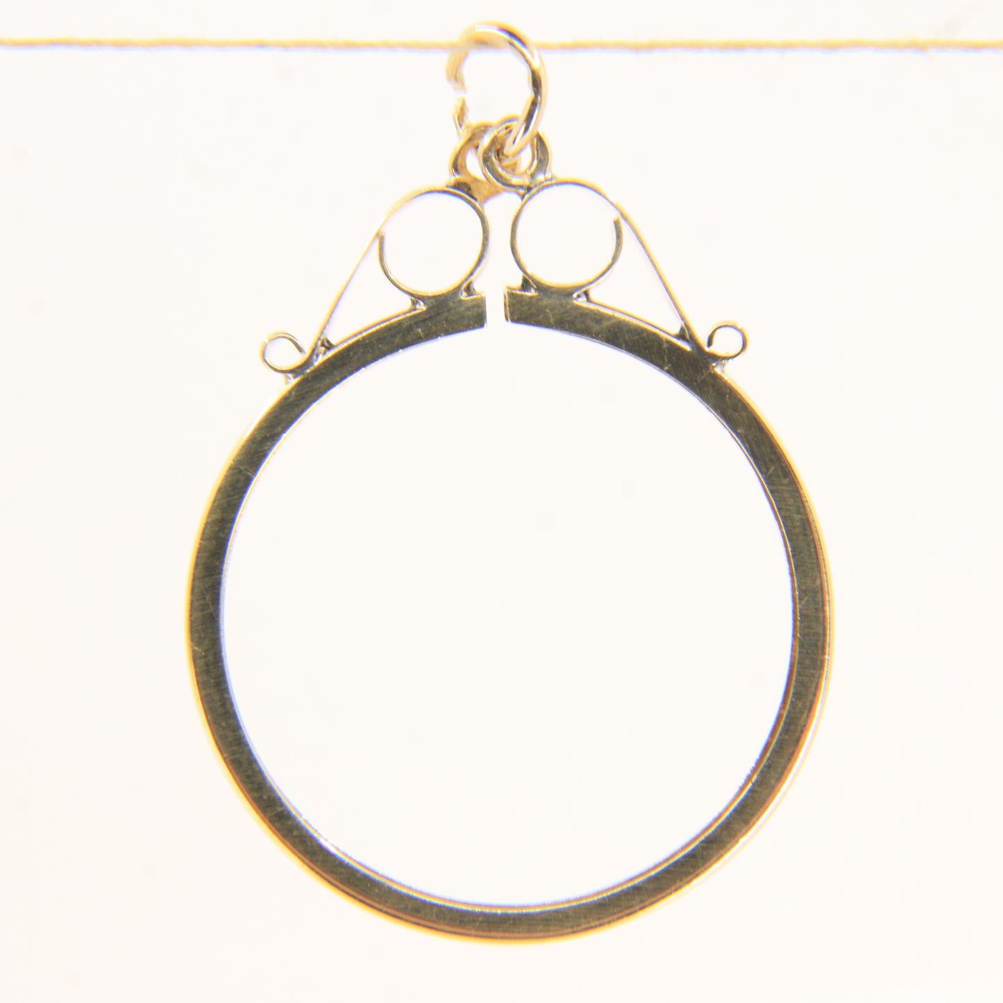 Vintage 9ct Hallmarked Yellow Gold Full Sovereign Coin Holder Pendant Frame