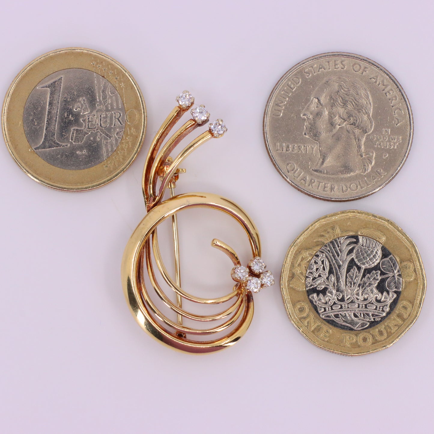 Vintage 18ct Hallmarked Swirl Design Gold Diamond Brooch Solid Yellow Gold