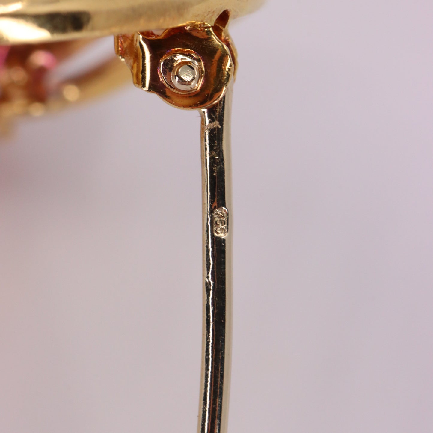 Vintage 18ct Hallmarked Swirl Design Gold Diamond Brooch Solid Yellow Gold