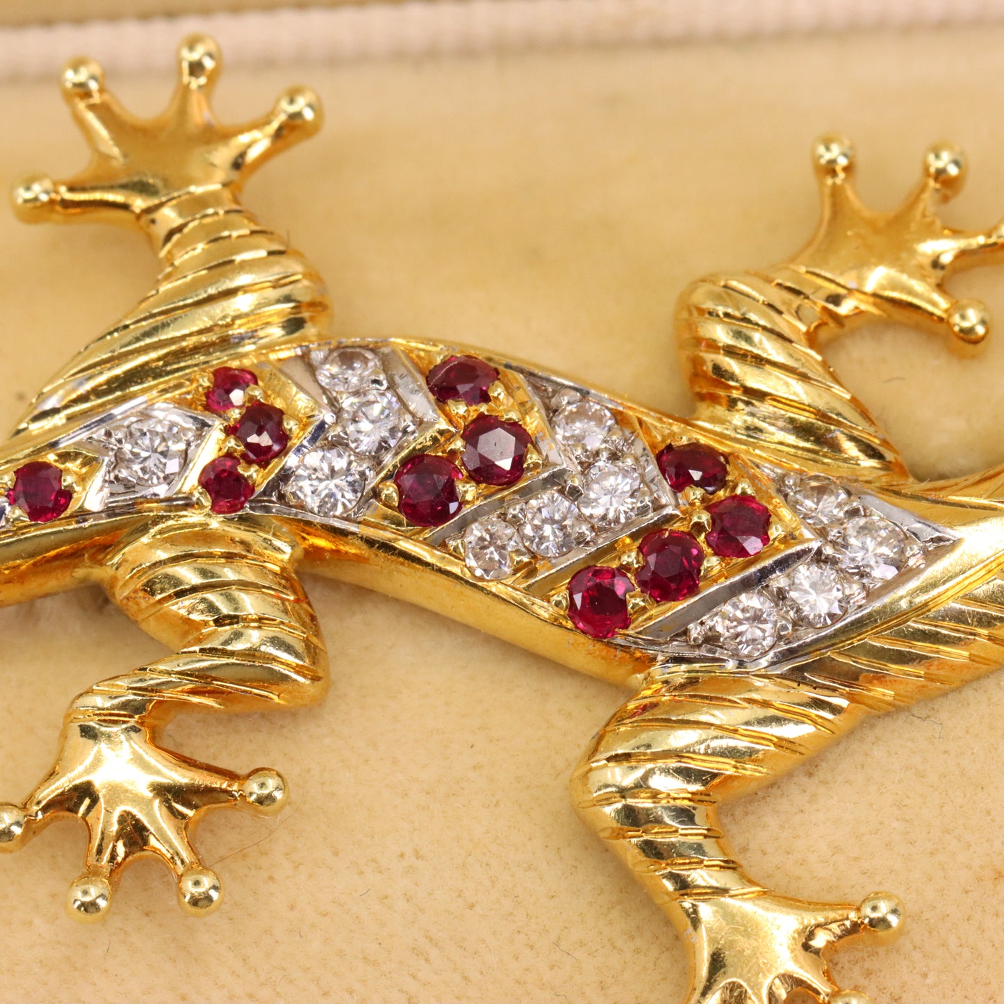 Vintage 18ct Yellow Gold Roy Sarkin Lizard Ruby & Diamond Brooch Boxed Gift