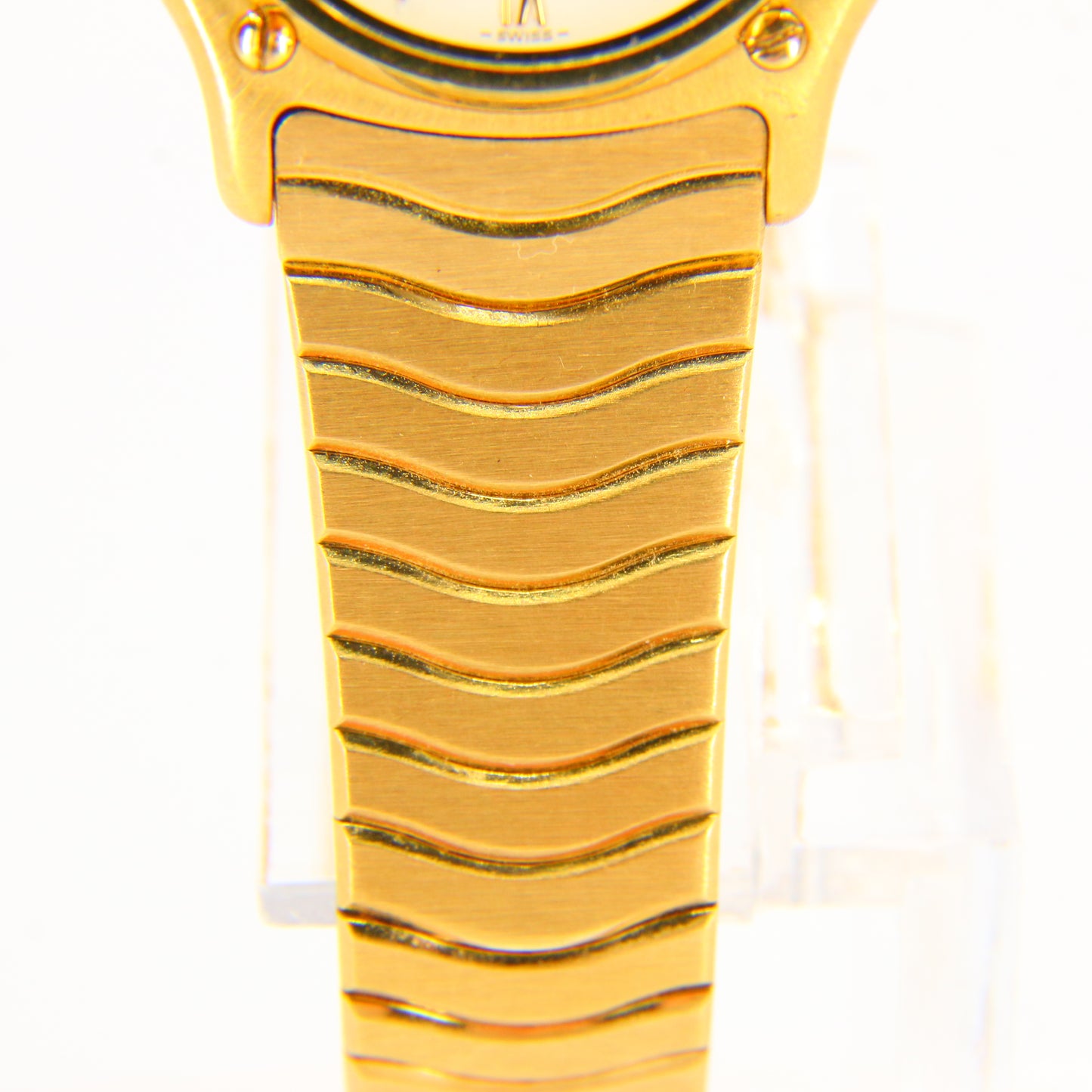 Vintage 18 Karat Ebel Wave Gold Damenuhr Gelbgold Armbanduhr verpackt als Geschenk
