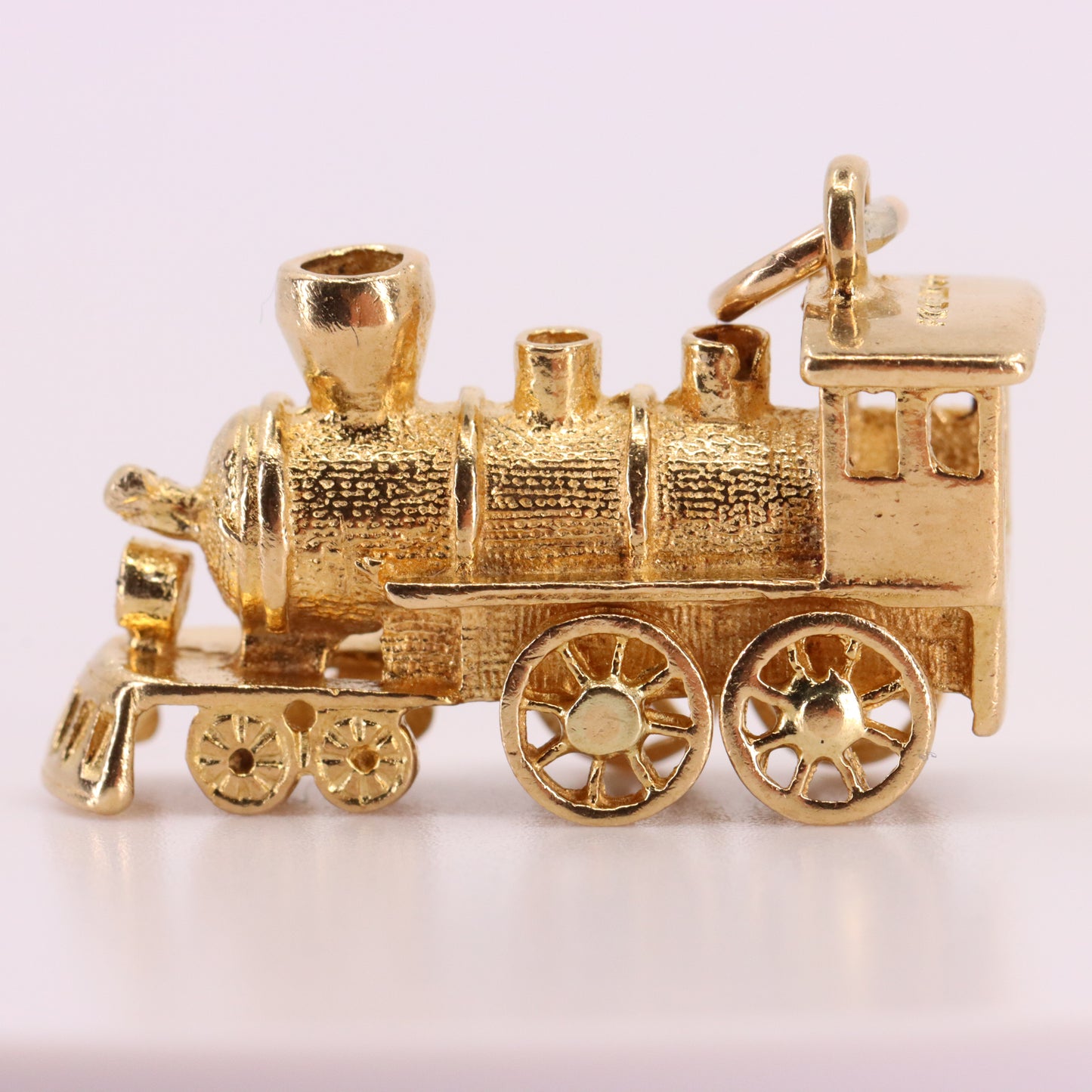 Vintage 9ct Hallmarked Yellow Gold Steam Train Charm Retro Travel Pendant Gift