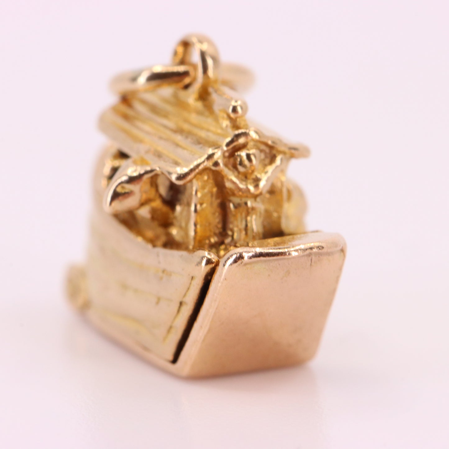 Vintage 9ct Yellow Gold Noahs Ark Opening Boat Charm Animal Religious Pendant