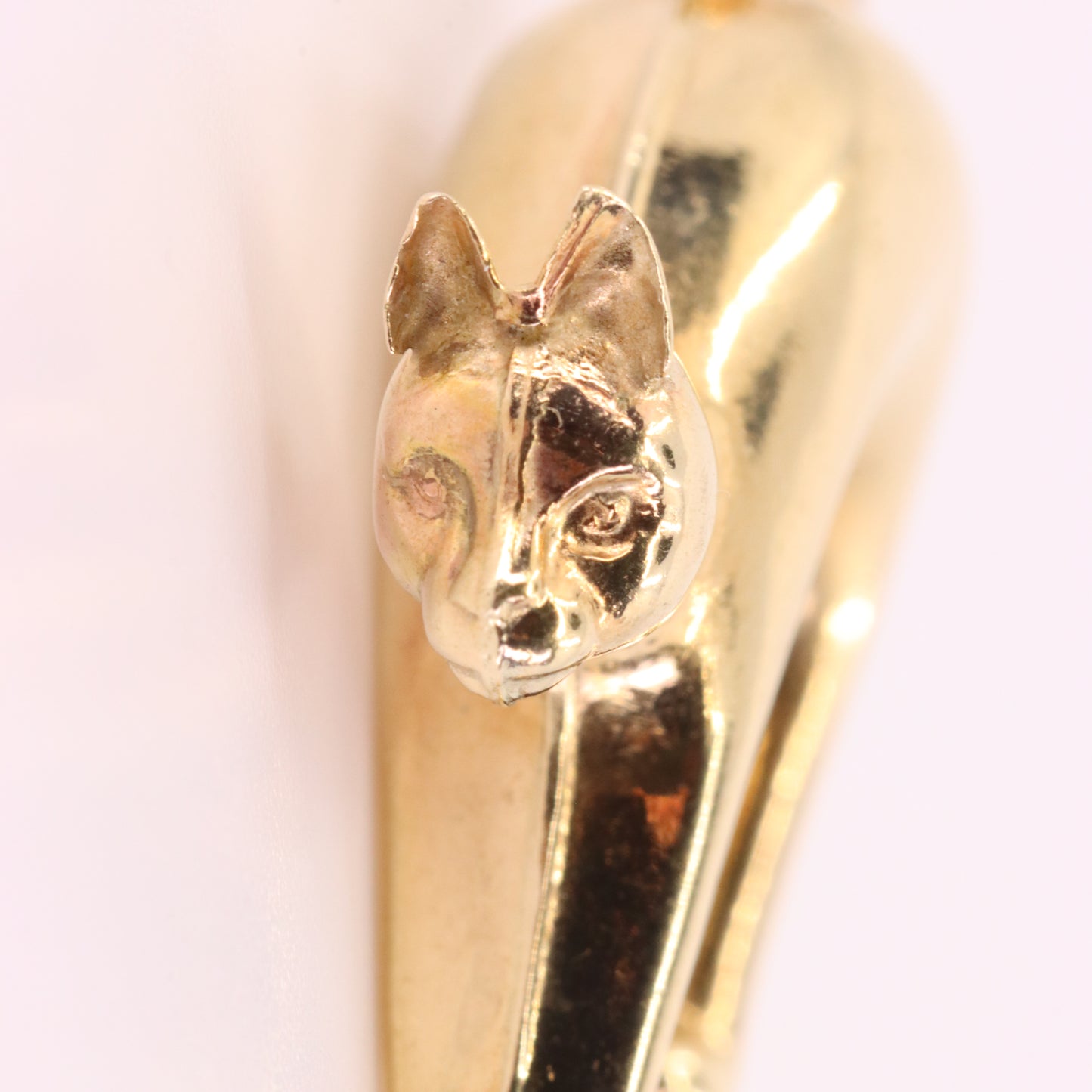 Vintage 9ct Hallmarked Yellow Gold Scaredy Cat Pendant Arched Back Animal Charm