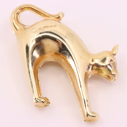 Vintage 9ct Hallmarked Yellow Gold Scaredy Cat Pendant Arched Back Animal Charm