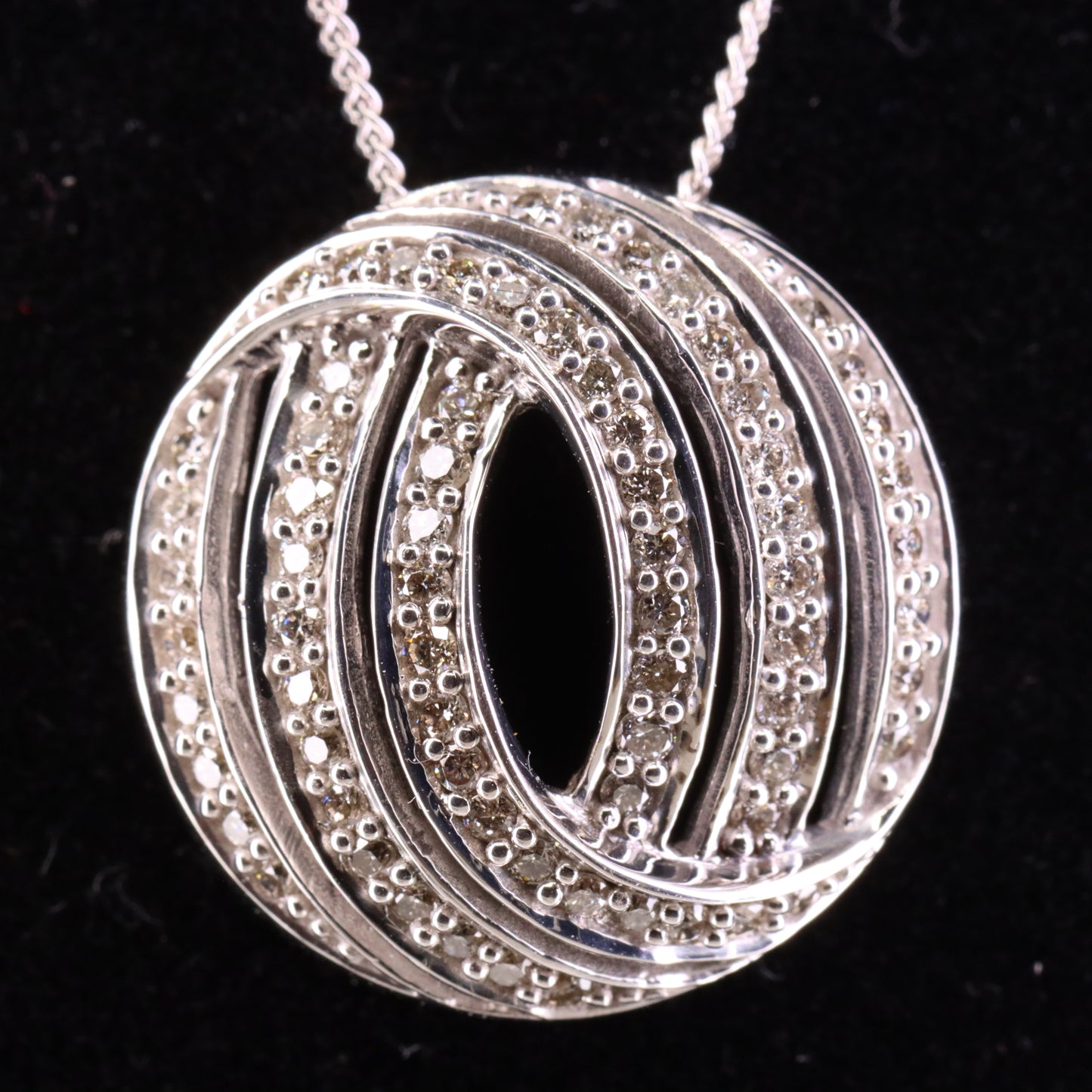 Vintage 18ct White Gold ILIANA 0.50ct Diamond 18 Inch Pendant Necklace Boxed