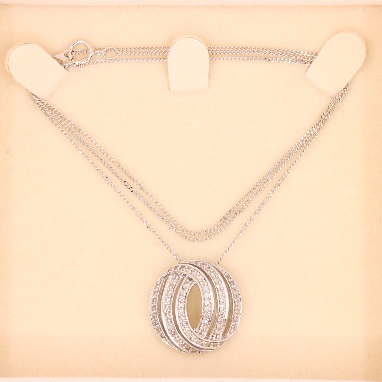 Vintage 18ct White Gold ILIANA 0.50ct Diamond 18 Inch Pendant Necklace Boxed