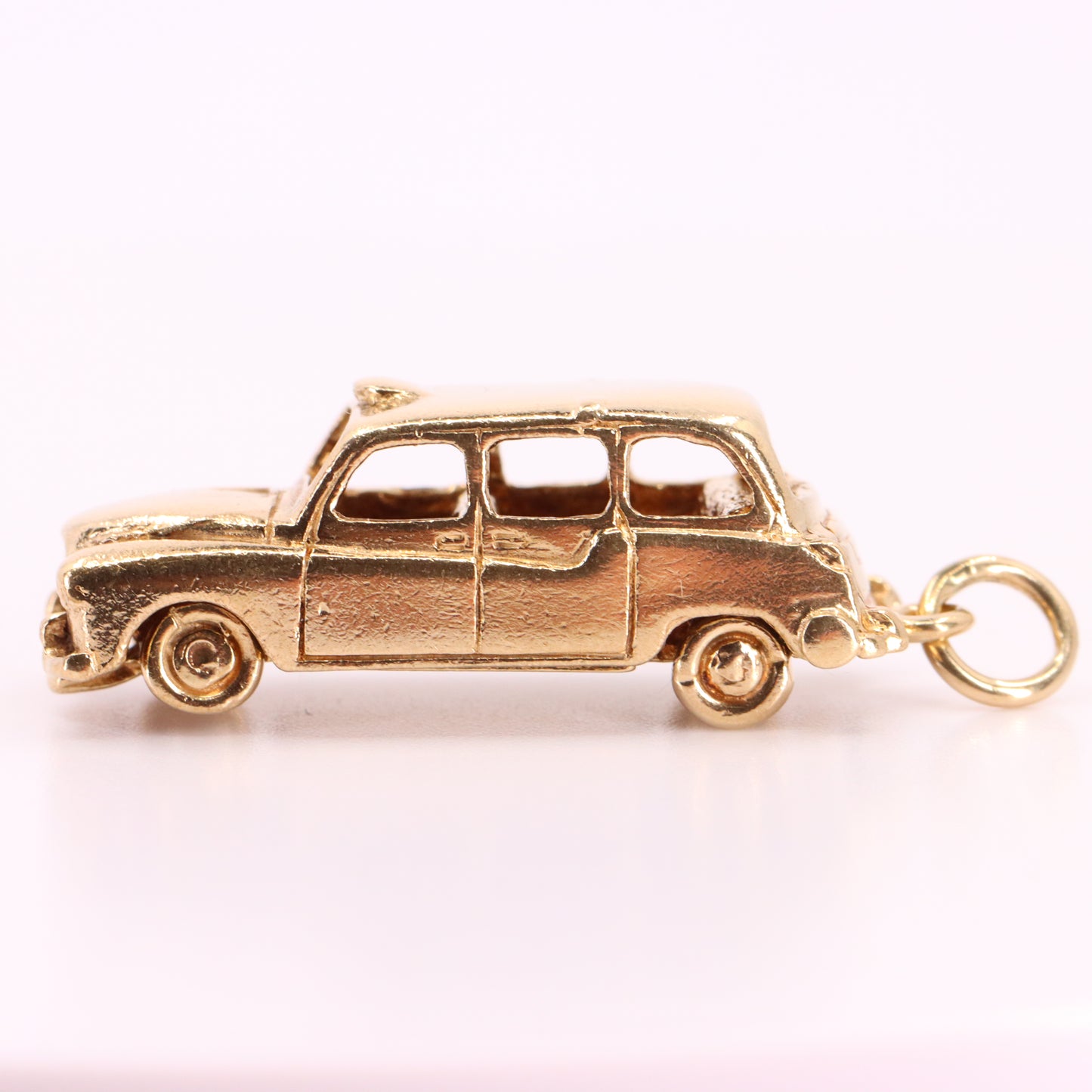 Vintage 9ct Hallmarked Yellow Gold London Taxi Charm British Opening Pendant