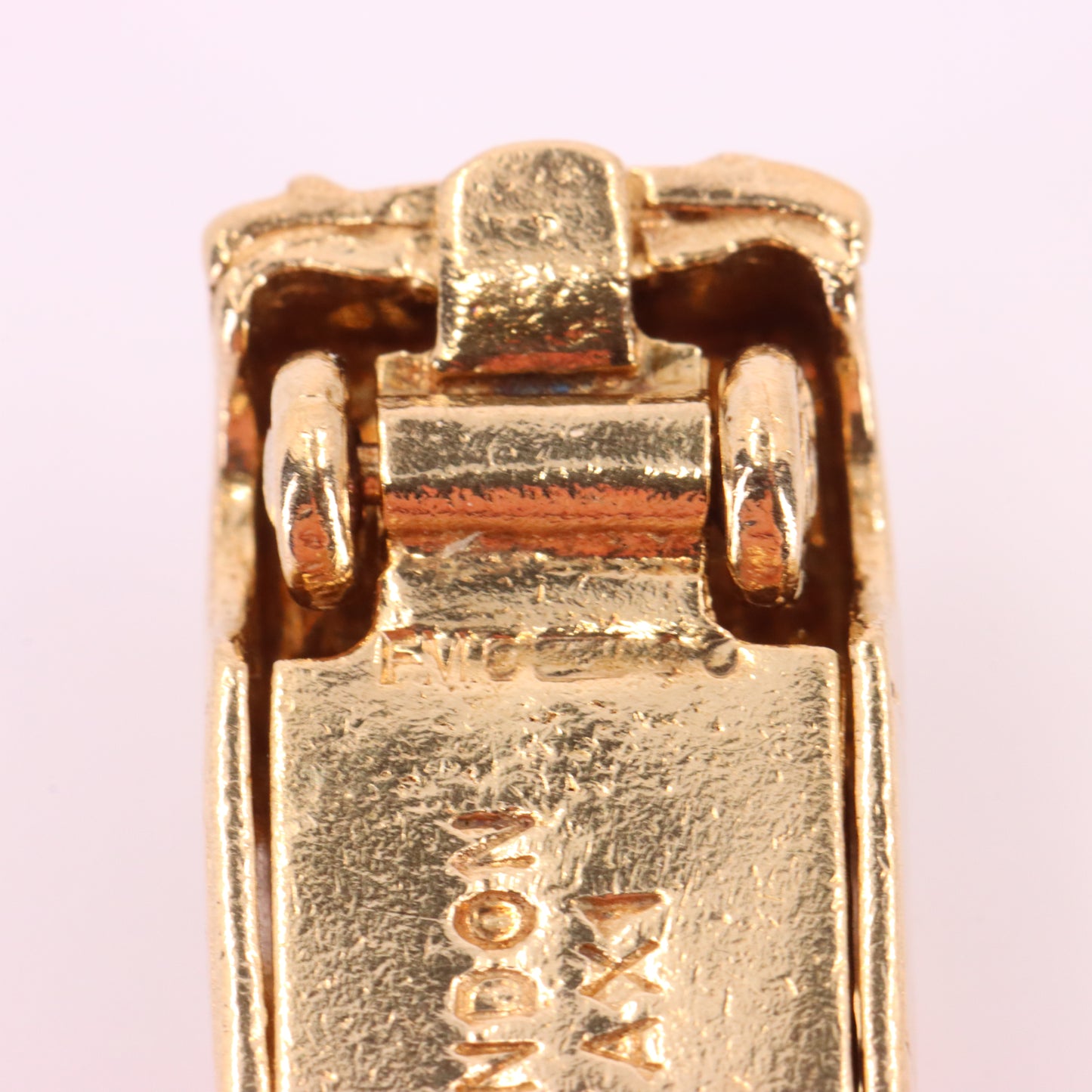 Vintage 9ct Hallmarked Yellow Gold London Taxi Charm British Opening Pendant