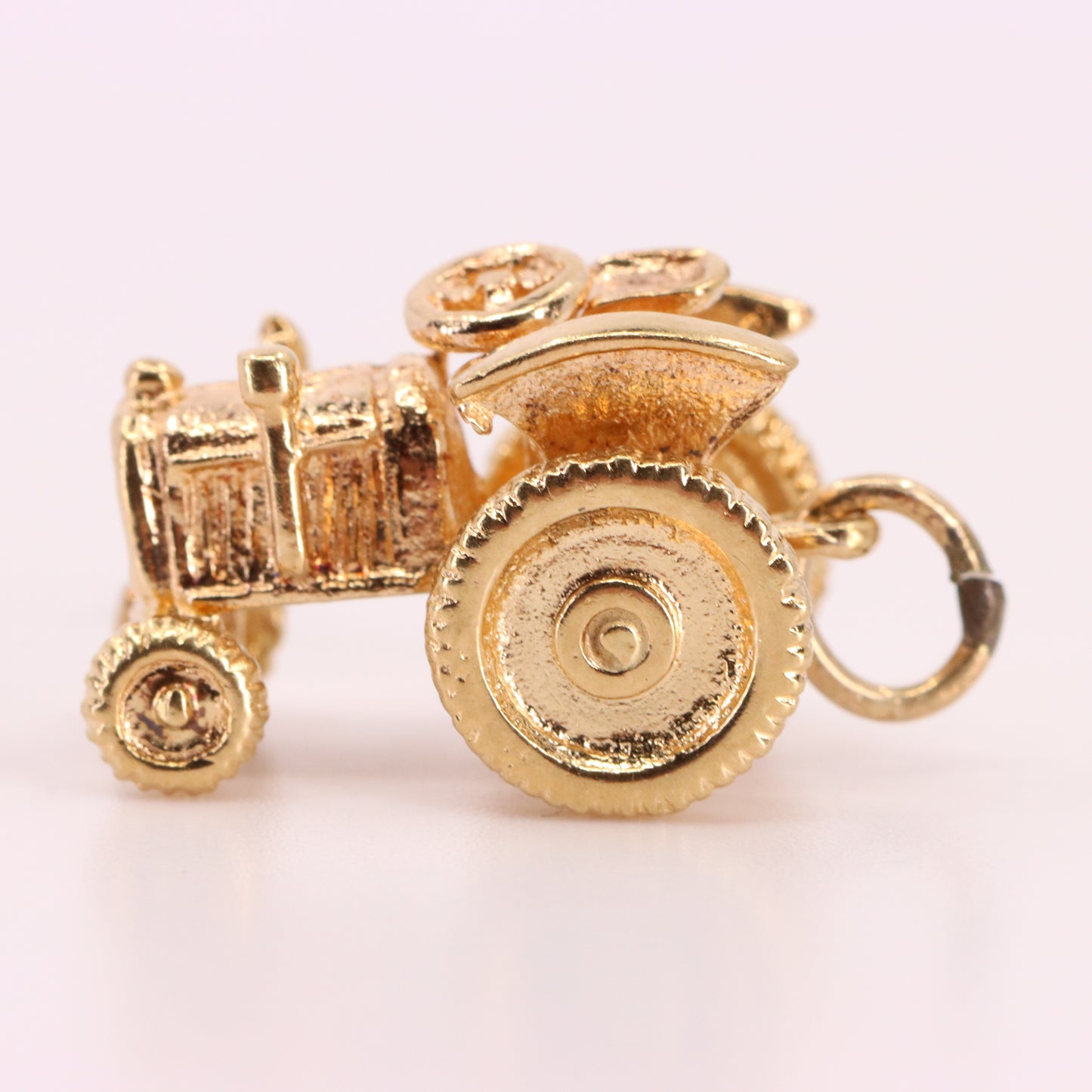 Vintage 9ct Hallmarked Yellow Gold Retro Tractor Pendant Farm Charm
