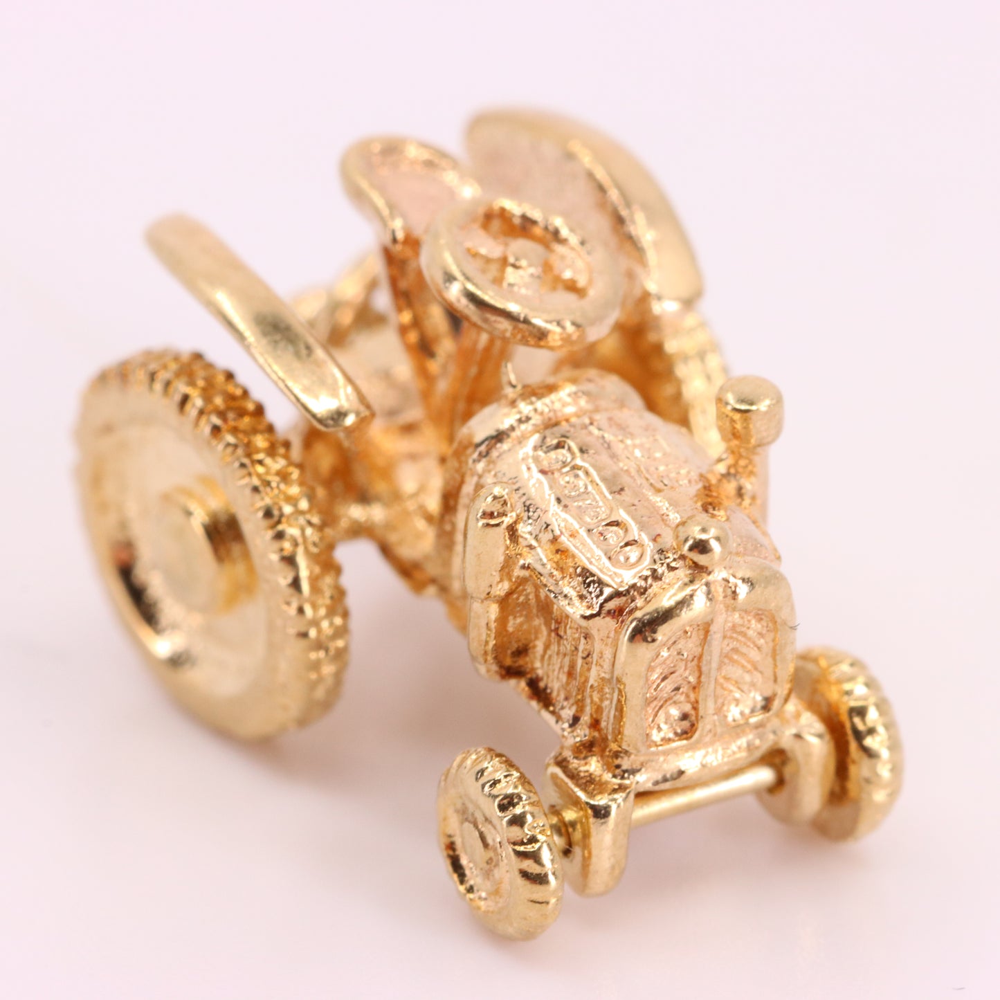 Vintage 9ct Hallmarked Yellow Gold Retro Tractor Pendant Farm Charm