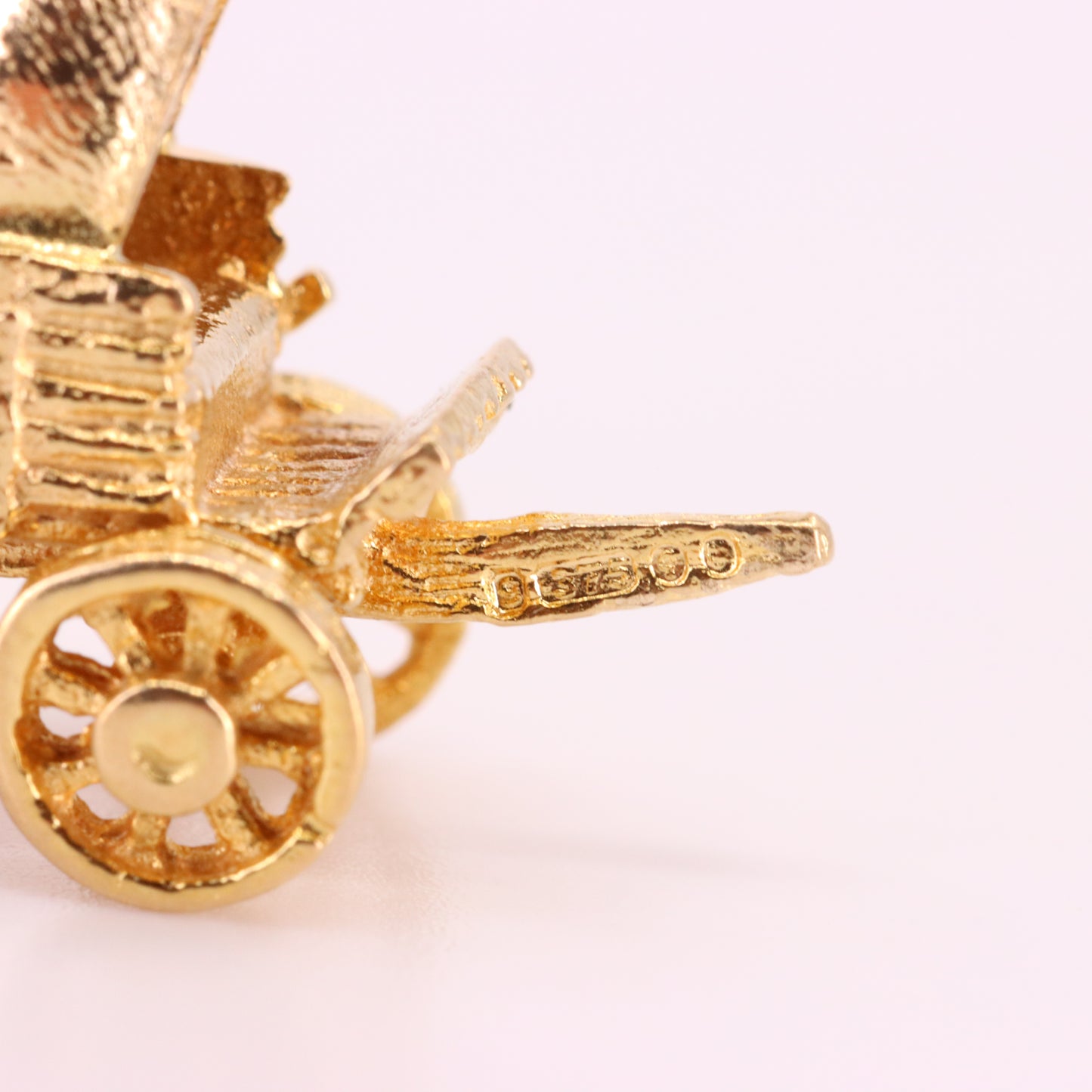 Vintage 9ct Hallmarked Yellow Gold Western Wagon Charm Cowboy Travel Pendant