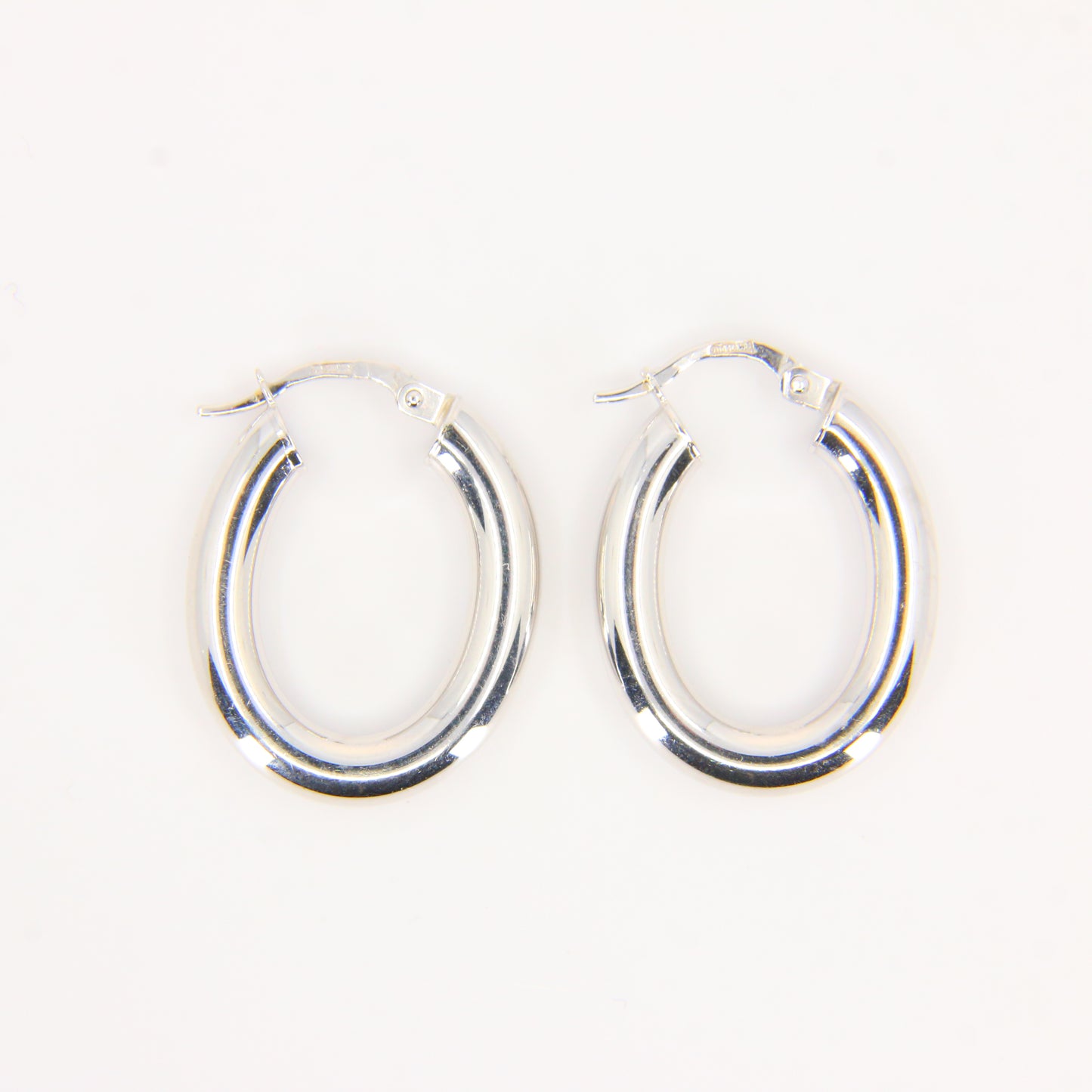 Vintage18 Carat White Gold C Hoop Earrings Set Pair Boxed Hallmarked