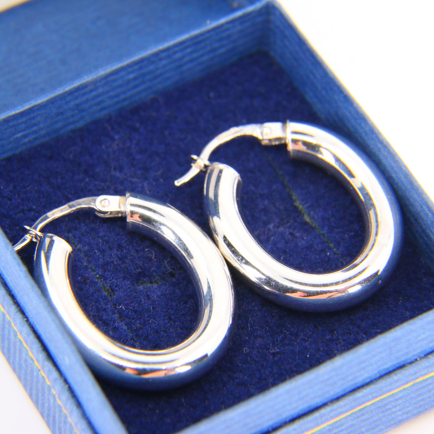 Vintage18 Carat White Gold C Hoop Earrings Set Pair Boxed Hallmarked