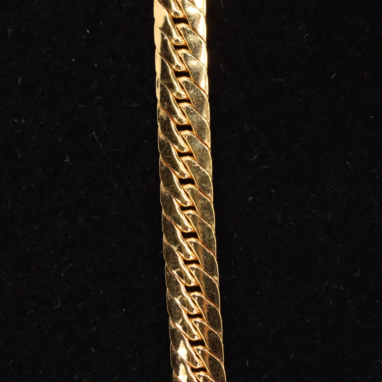 Vintage 9ct Hallmarked Yellow Gold Elephant African Wildlife 18 Inch Necklace Boxed