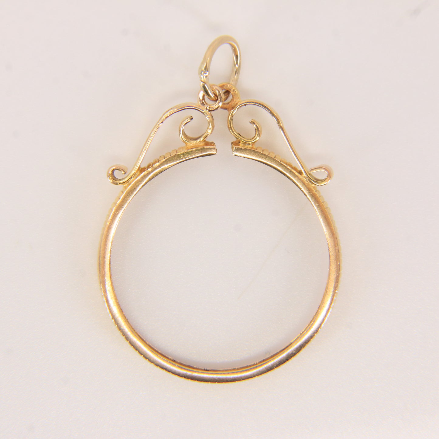 Vintage 9ct Gold Full Sovereign Holder Coin Frame Pendant Charm Gift