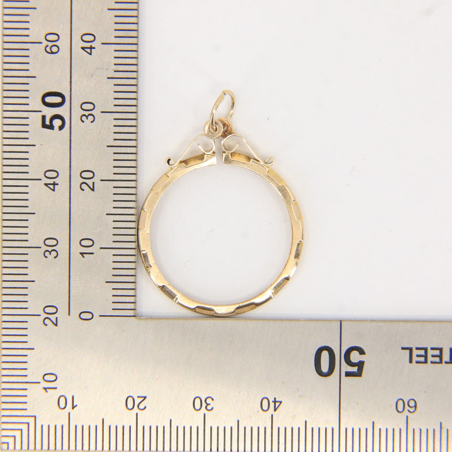 Vintage 9ct Gold Full Sovereign Holder Coin Frame Pendant Charm Gift