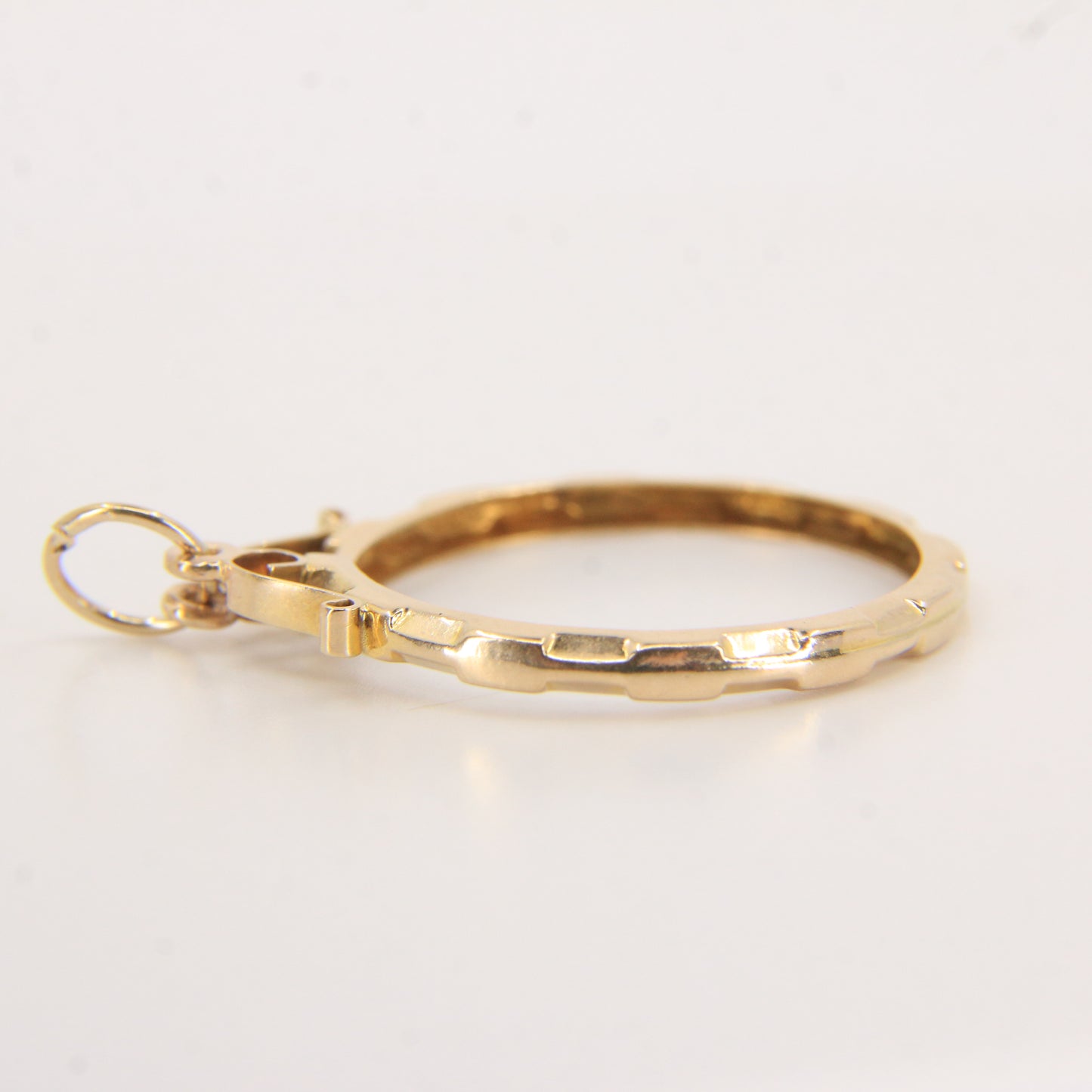 Vintage 9ct Gold Full Sovereign Holder Coin Frame Pendant Charm Gift