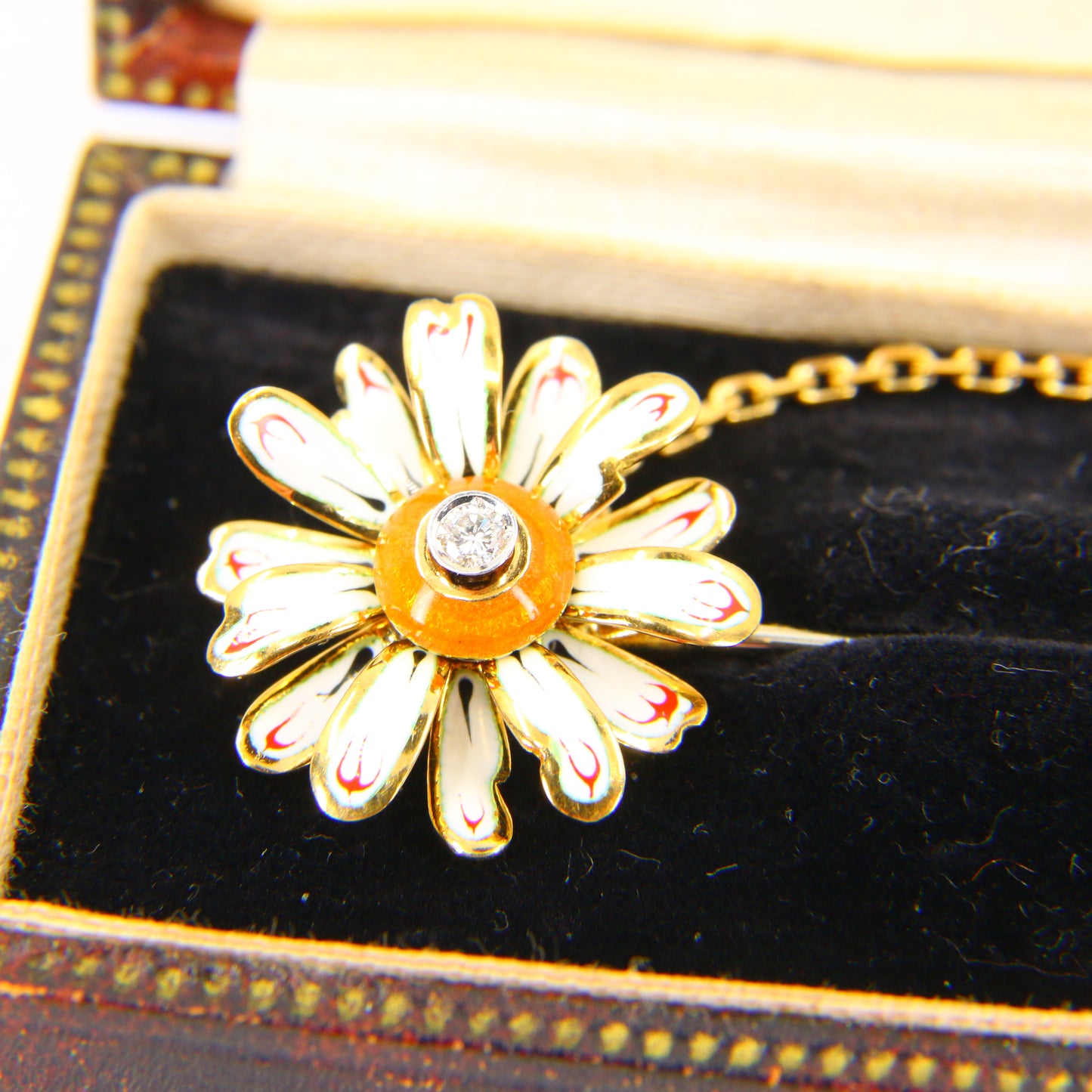 Vintage 18ct Gold Diamond Flower Pin Brooch Enamelled Detail Hallmarked Italian