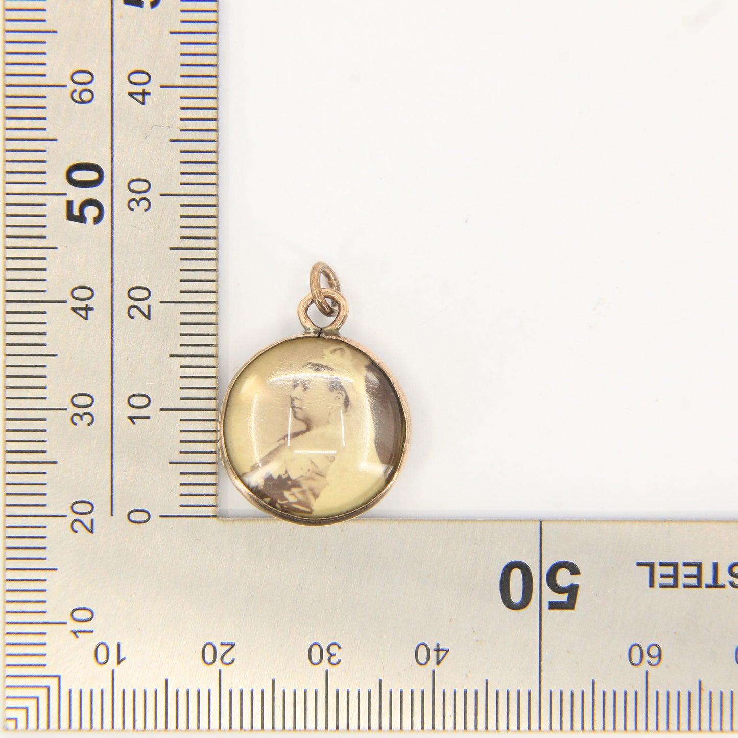 Antique 9ct Gold Queen Victoria Portrait Double Sided Pendant Charm