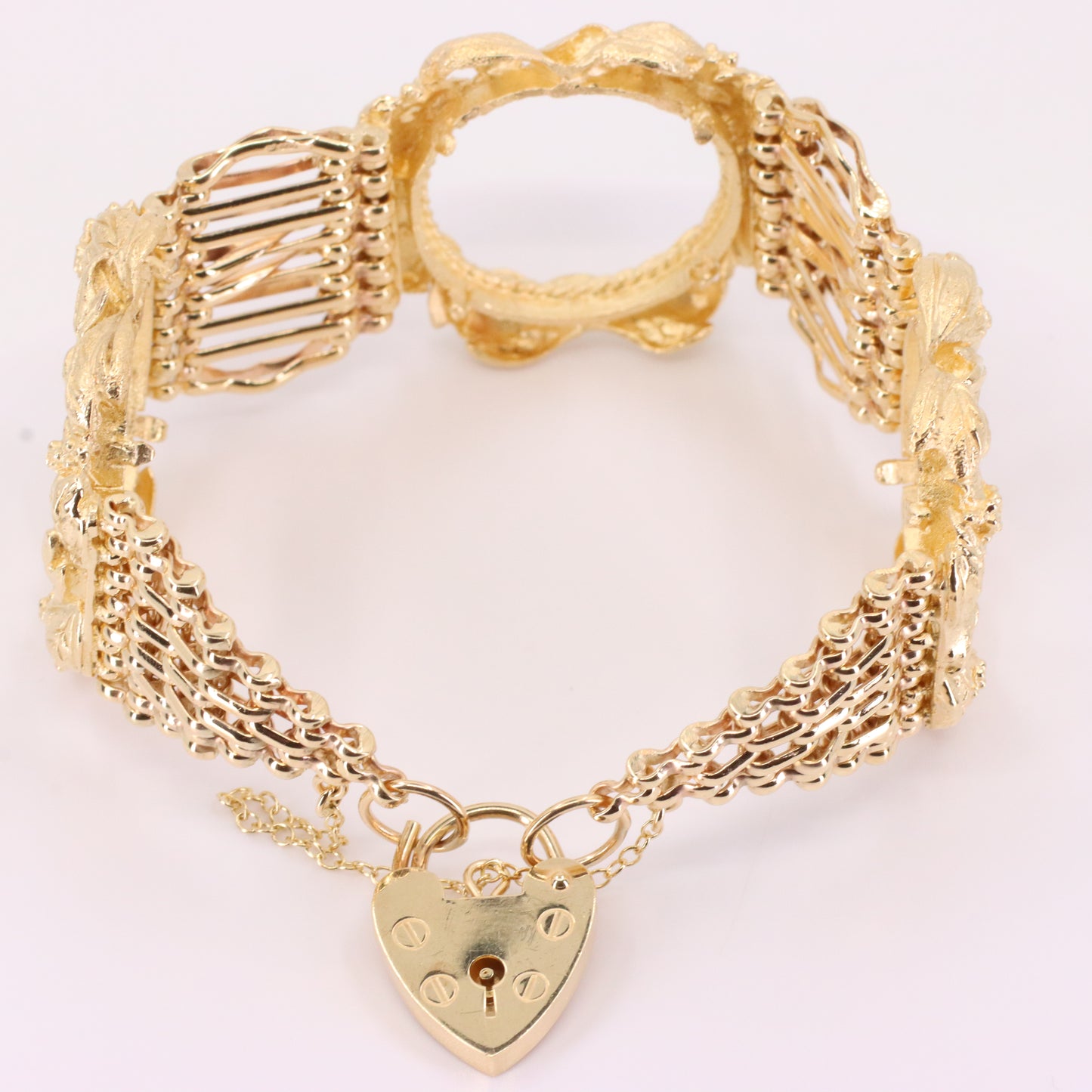 Vintage 9ct Hallmarked Gold Full Sovereign Coin Bracelet Heart Lock 7.2 Inch