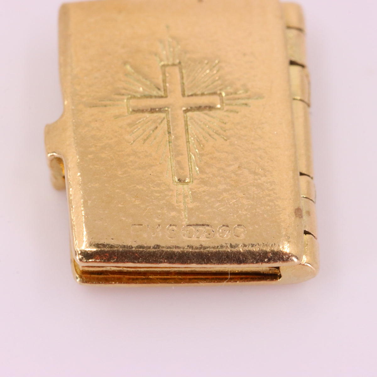 Vintage 9ct Hallmarked Gold Holy Bible Opening Book Charm Pendant Scripture Gift
