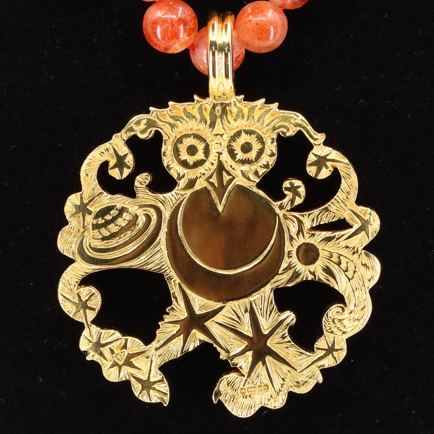 Malcolm Appleby 18ct Hallmarked Heraldic Owl Pendant Necklace Beaded Boxed