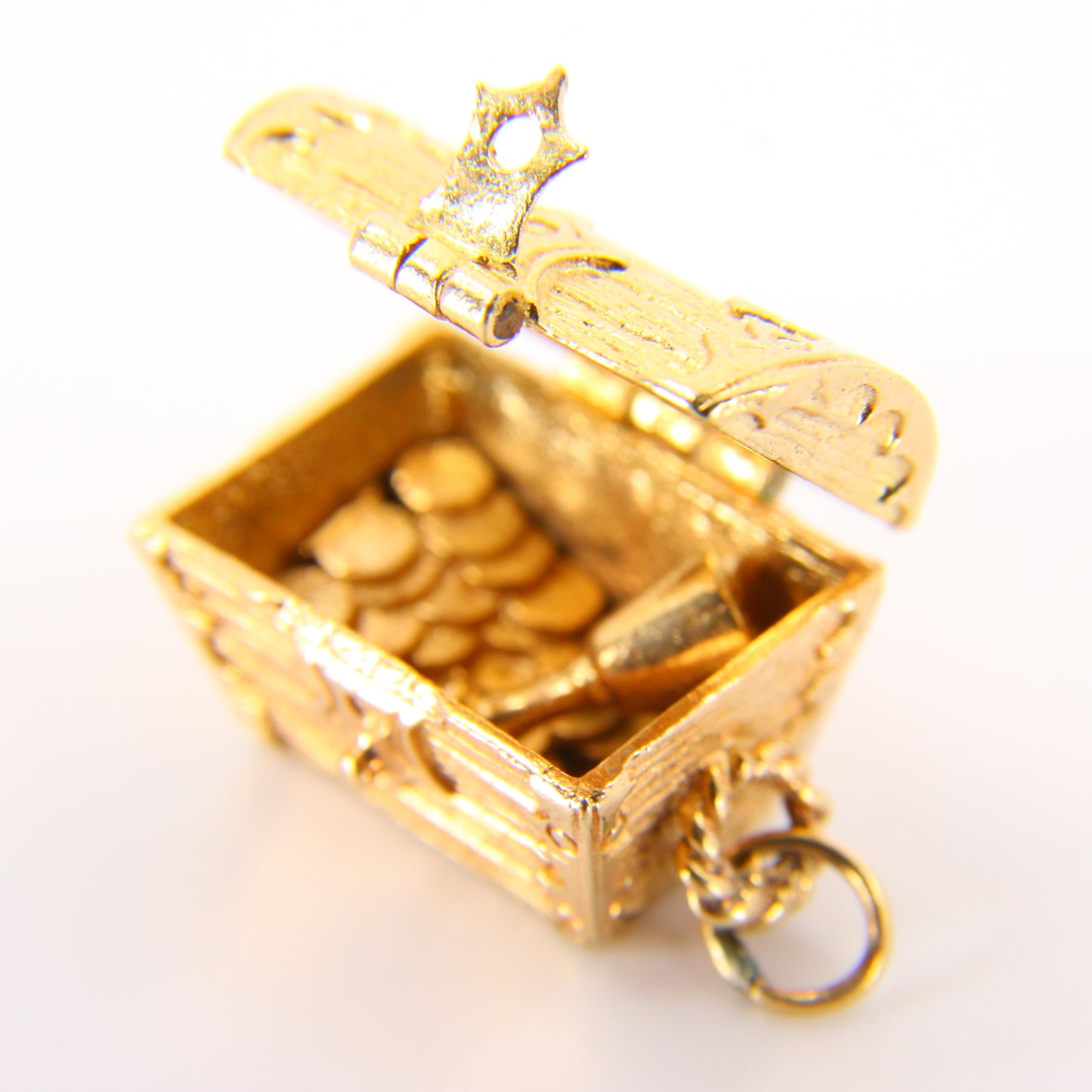 Vintage 9ct Pirate Treasure Chest Pendant Yellow Gold Charm Hallmarked Gift